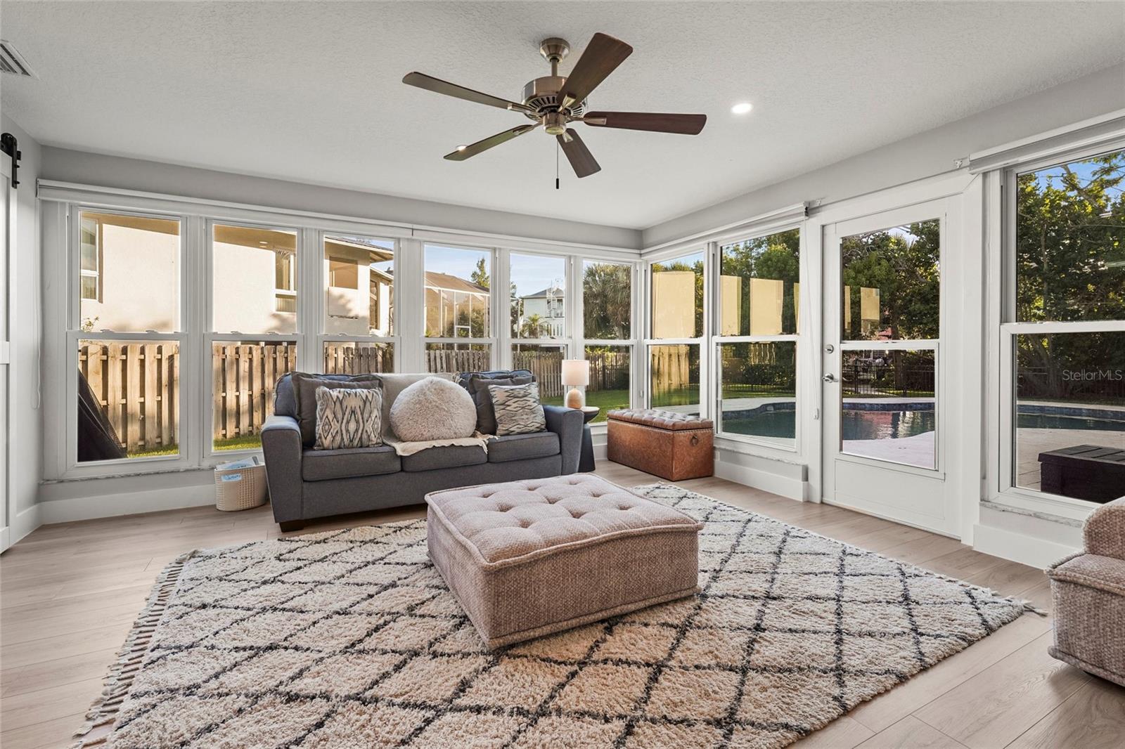 Image 7 of 69 For 430 Island Circle
