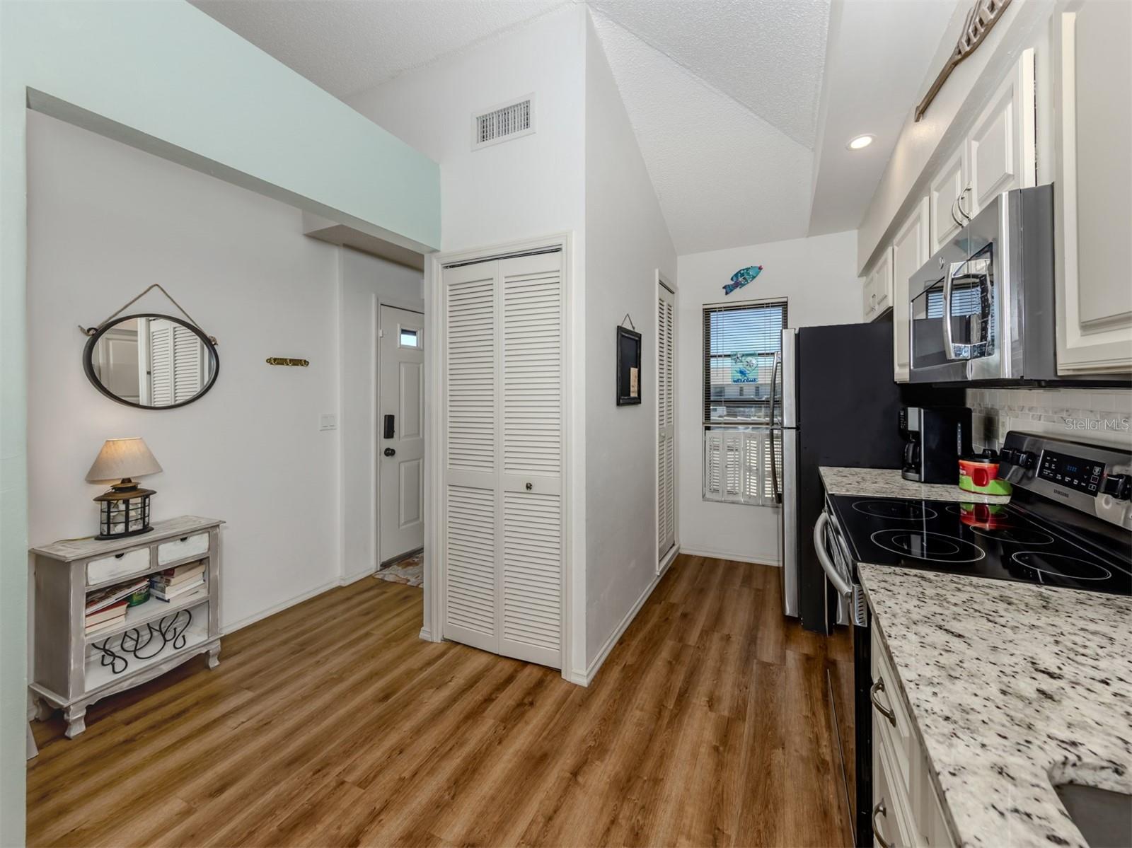 Image 10 of 50 For 926 Capri Isles Boulevard 228