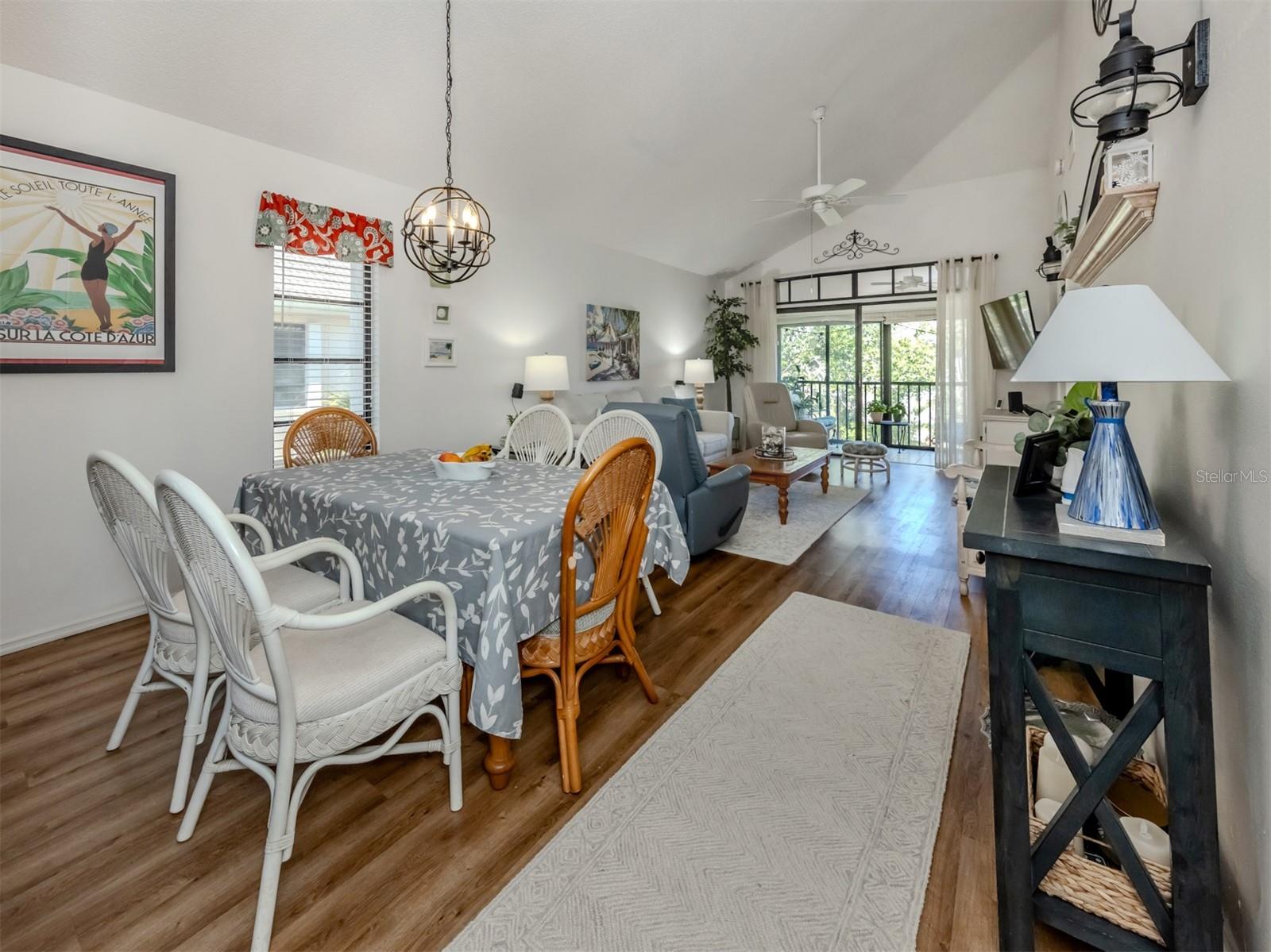 Image 14 of 50 For 926 Capri Isles Boulevard 228