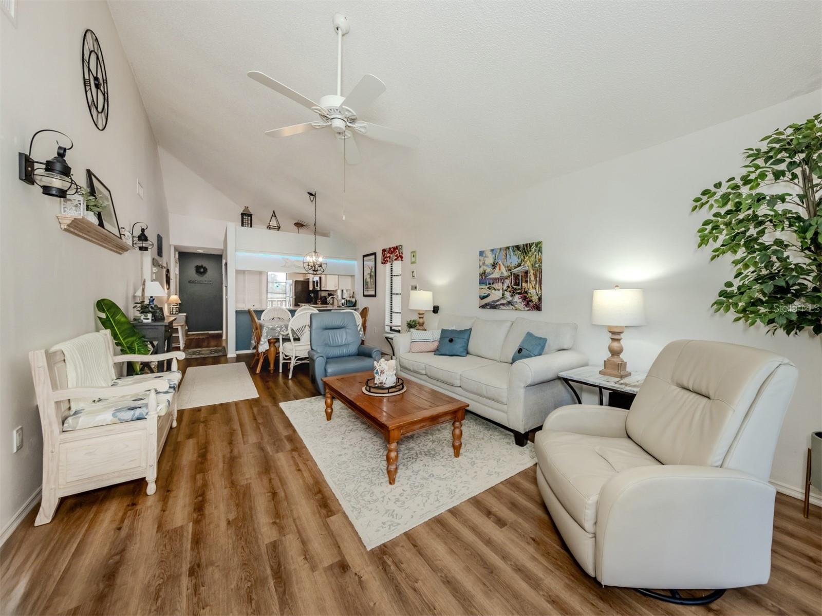 Image 15 of 50 For 926 Capri Isles Boulevard 228