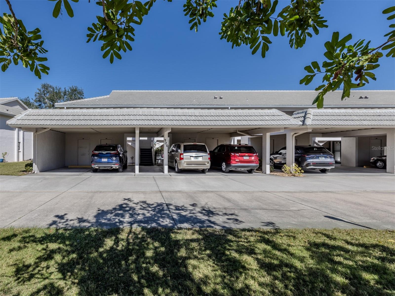 Image 27 of 50 For 926 Capri Isles Boulevard 228