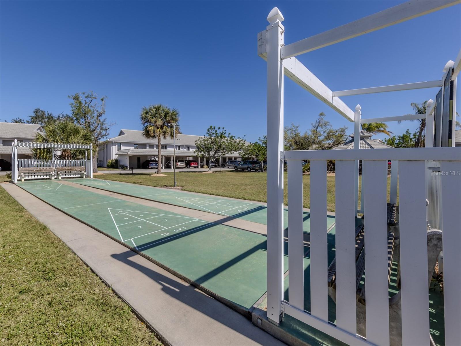 Image 34 of 50 For 926 Capri Isles Boulevard 228