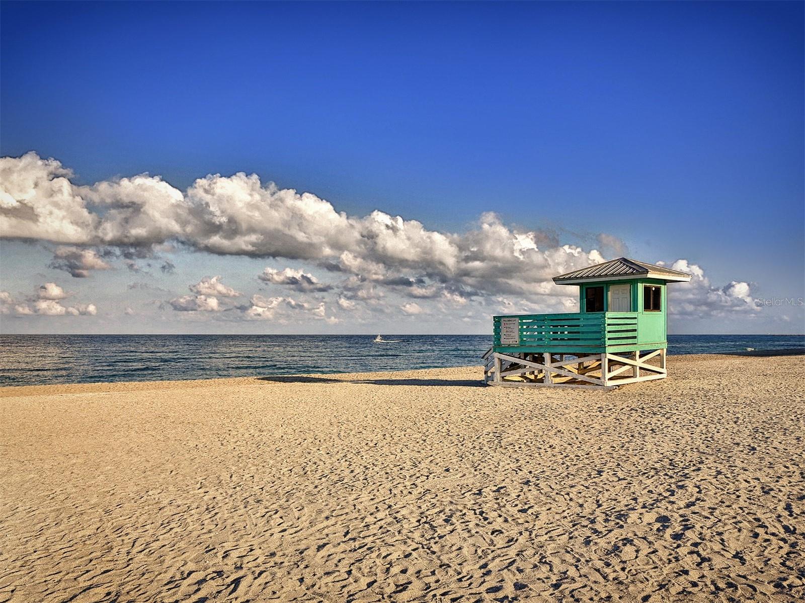 Image 37 of 50 For 926 Capri Isles Boulevard 228