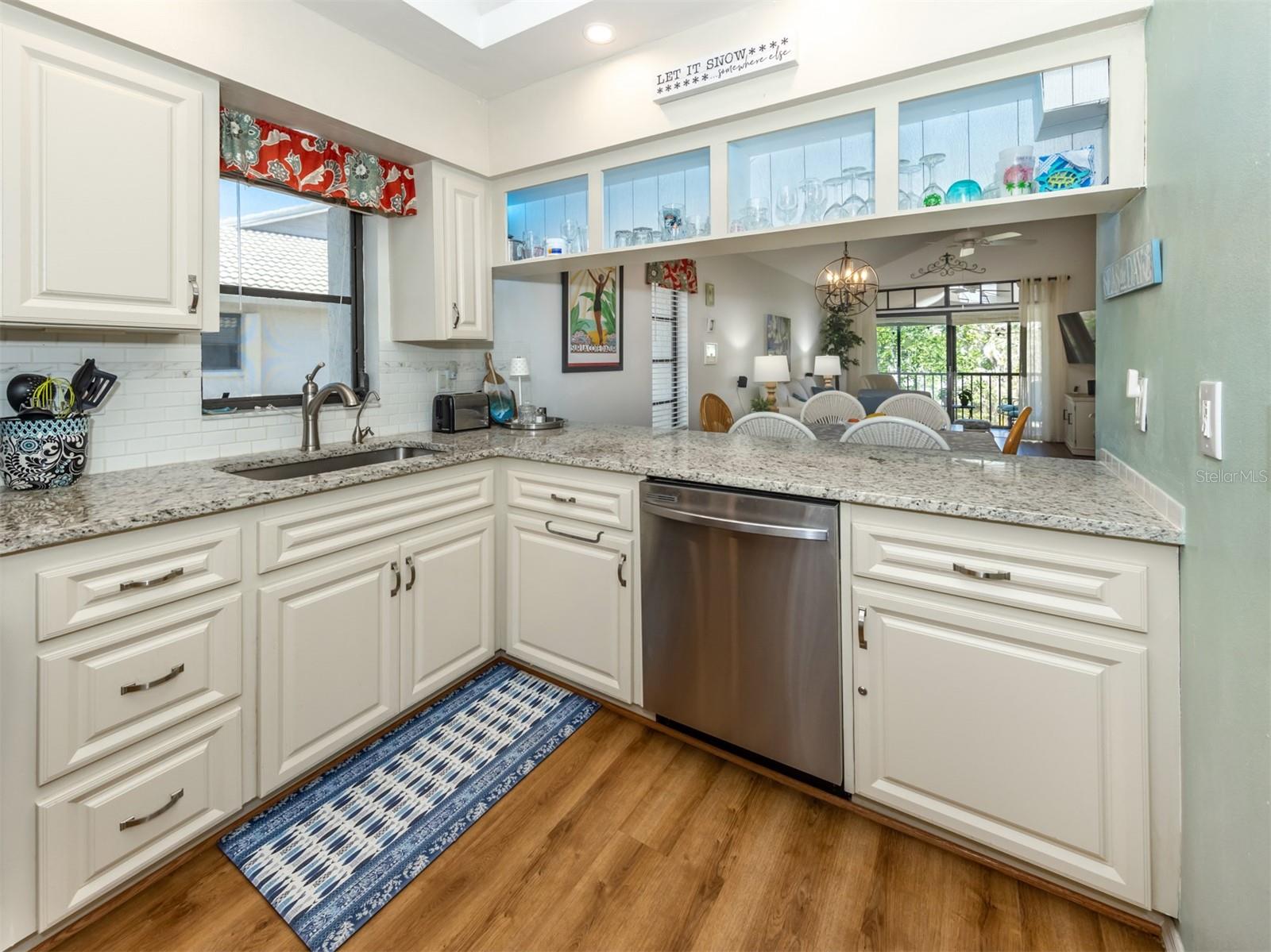 Image 6 of 50 For 926 Capri Isles Boulevard 228