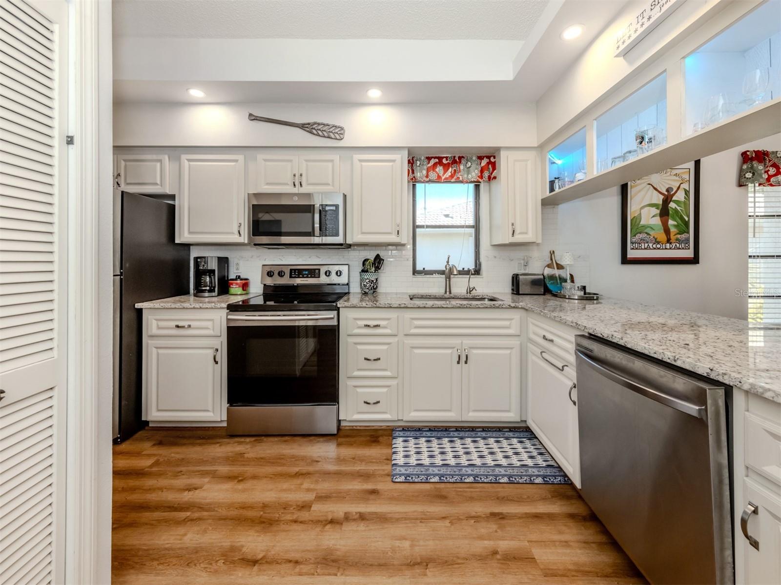 Image 9 of 50 For 926 Capri Isles Boulevard 228