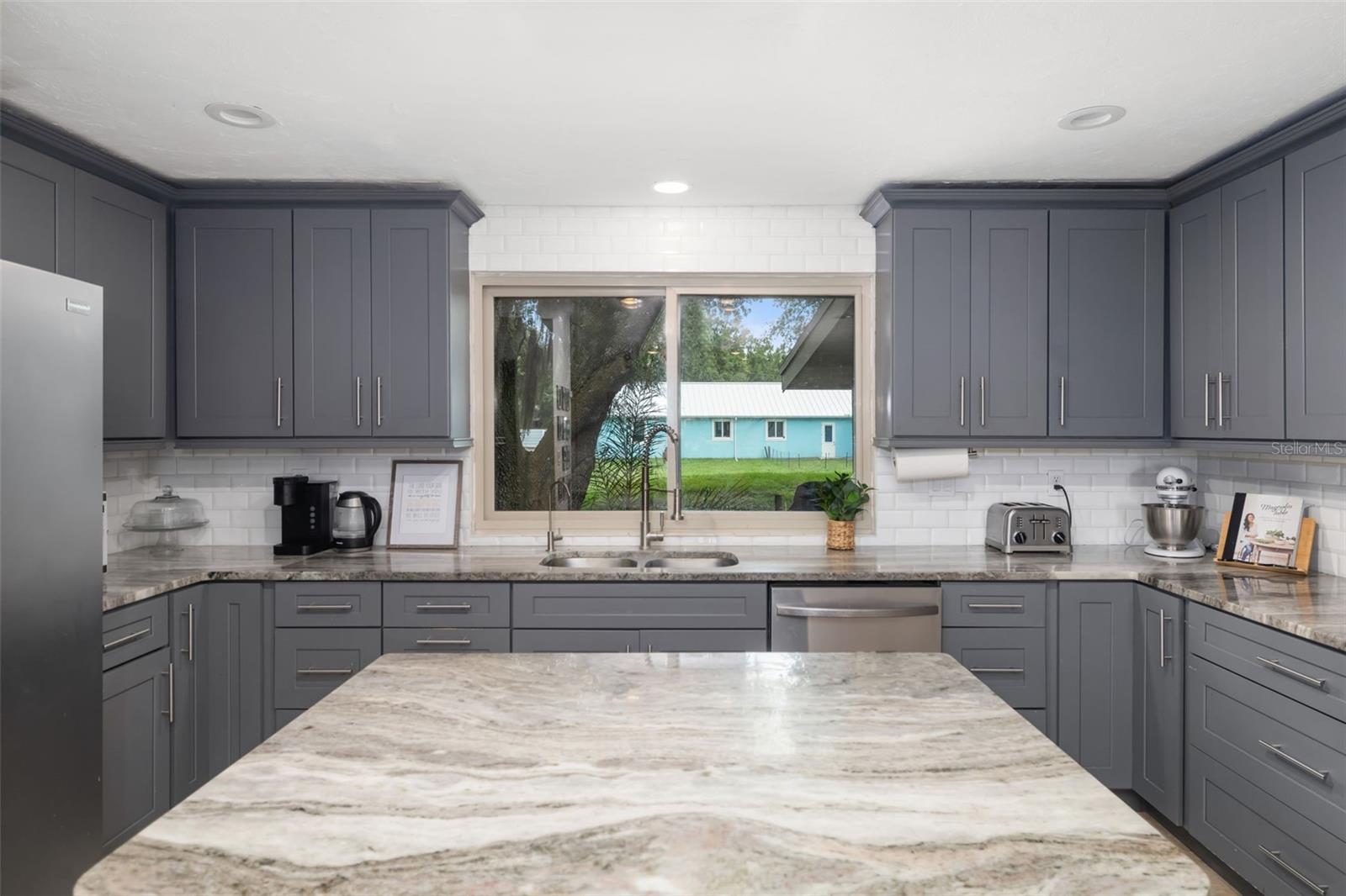 Image 10 of 42 For 14450 Manatee Road