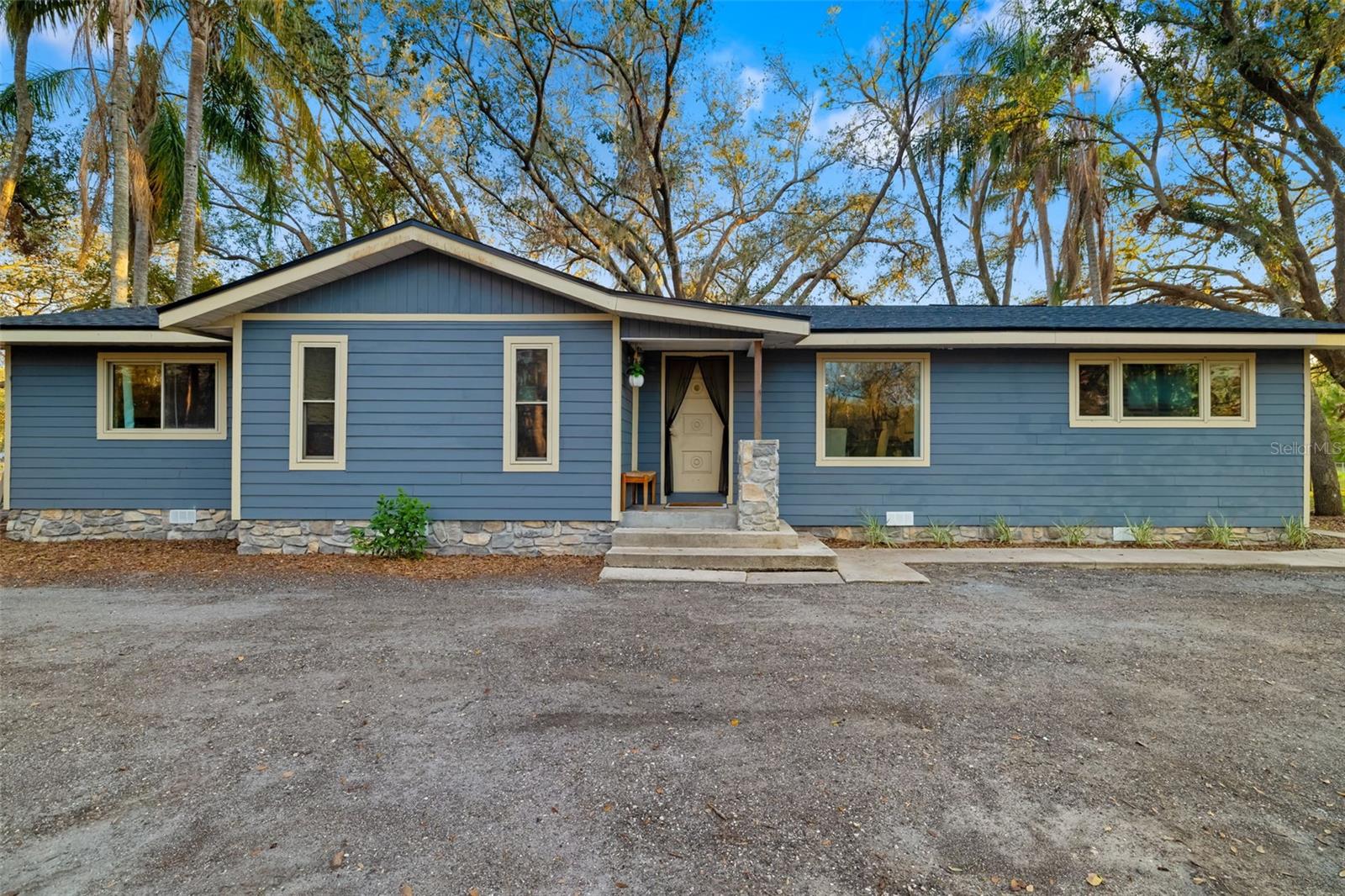 Image 2 of 42 For 14450 Manatee Road