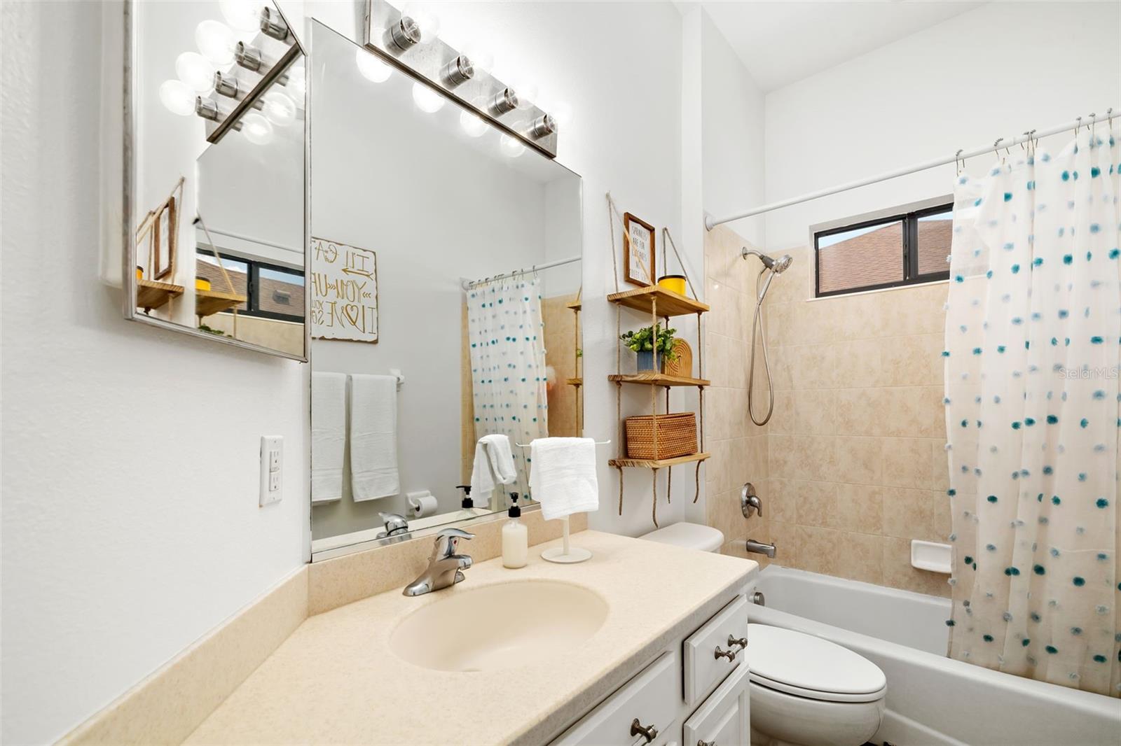 Image 37 of 70 For 6627 Turnstone Lane