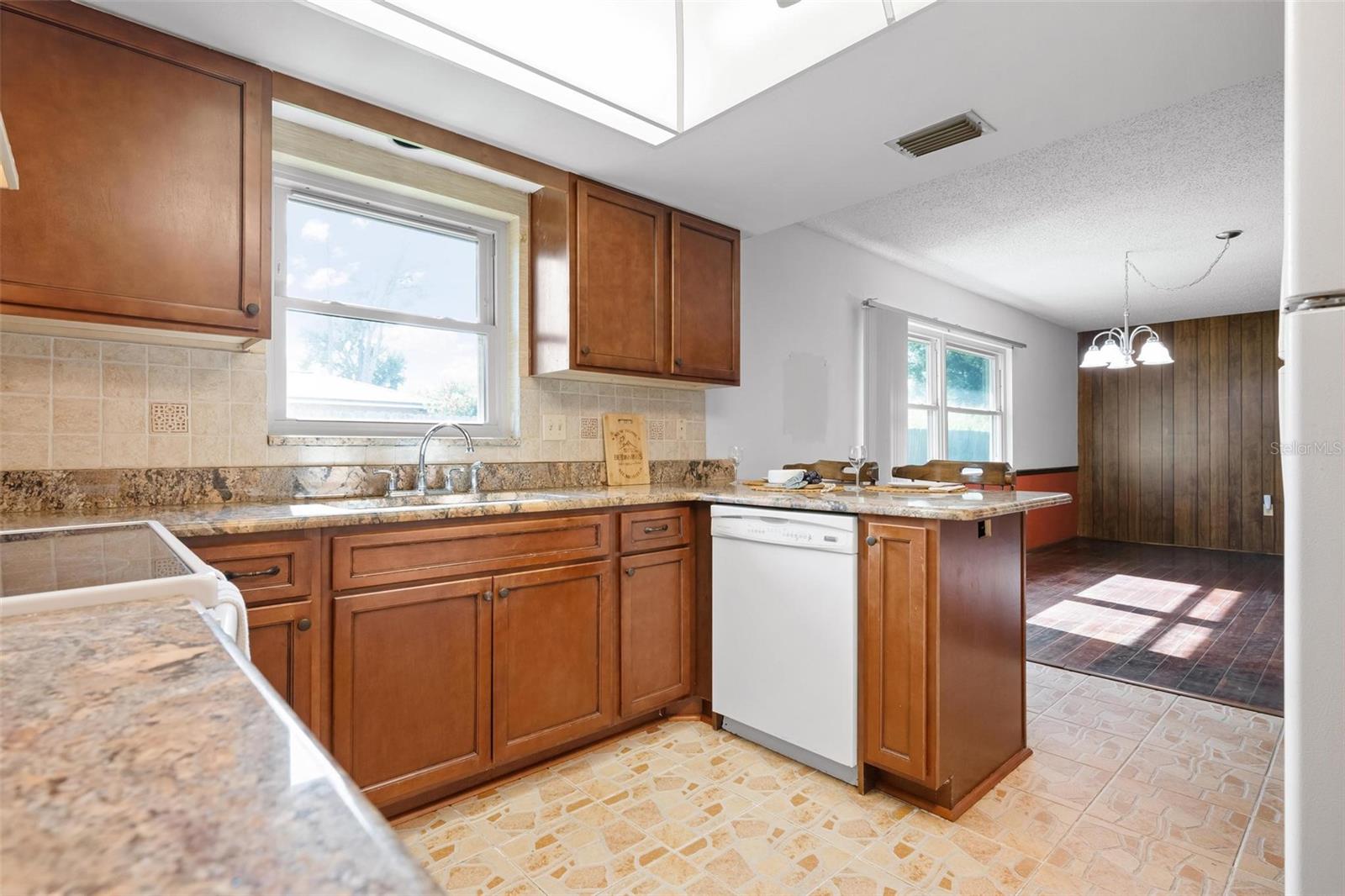 Image 5 of 21 For 3212 Elmer Street