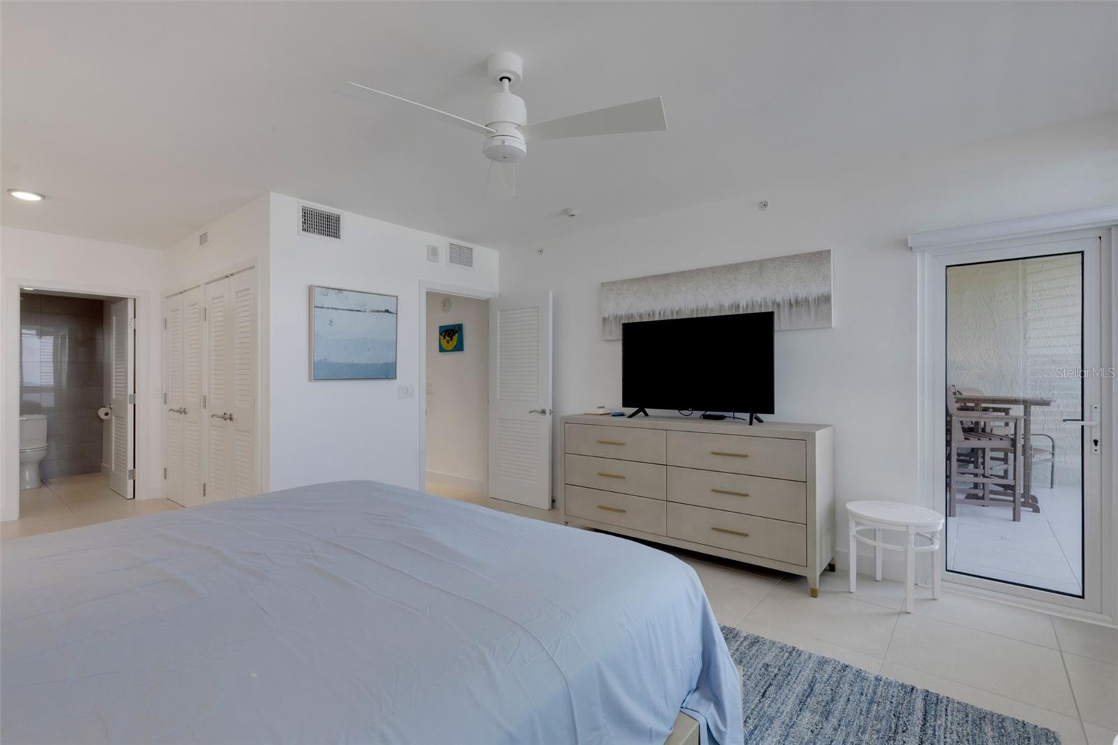 Image 47 of 56 For 1055 Gulf Of Mexico Drive 305