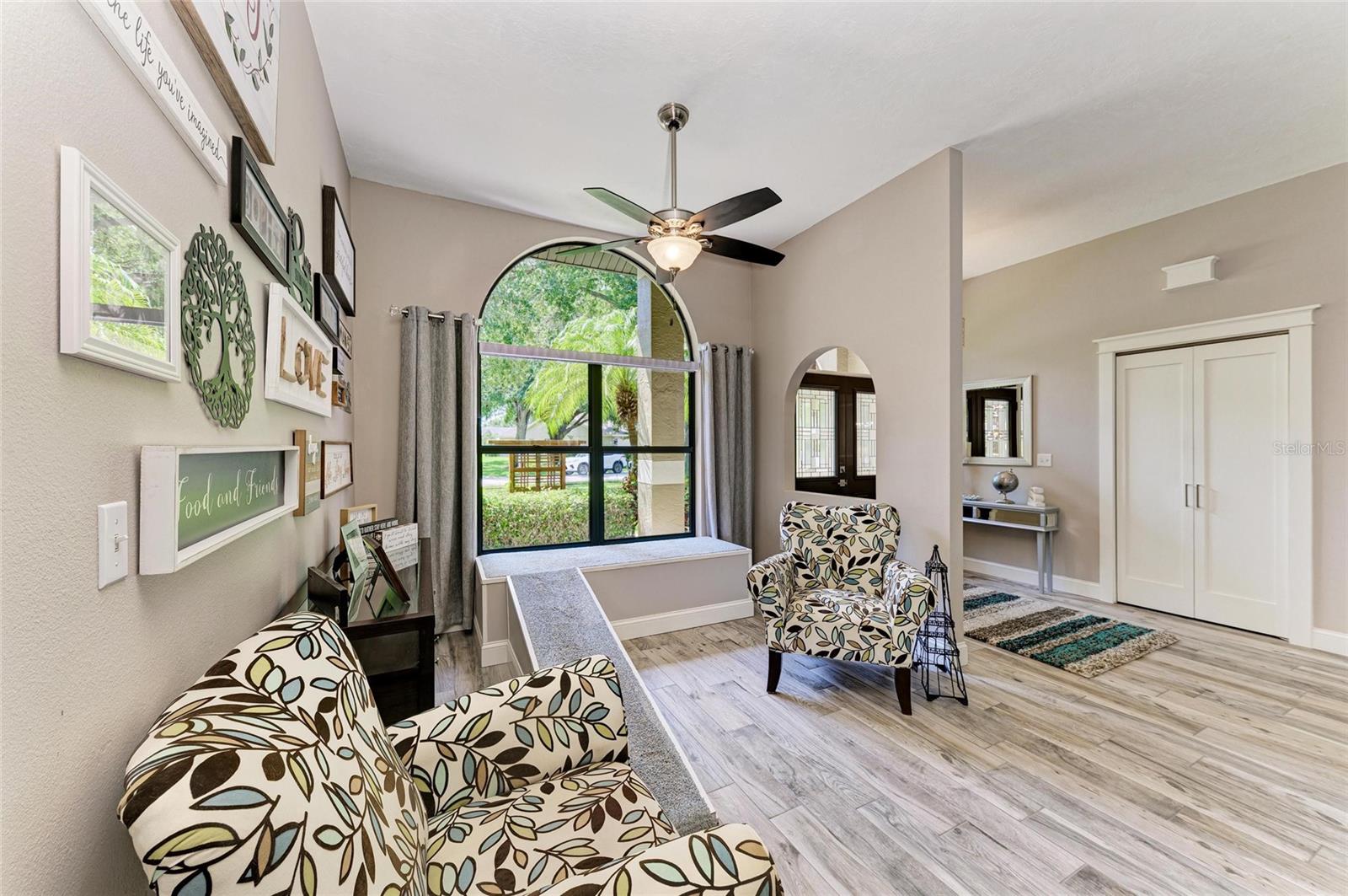 Image 14 of 69 For 8416 Palm Lakes Court