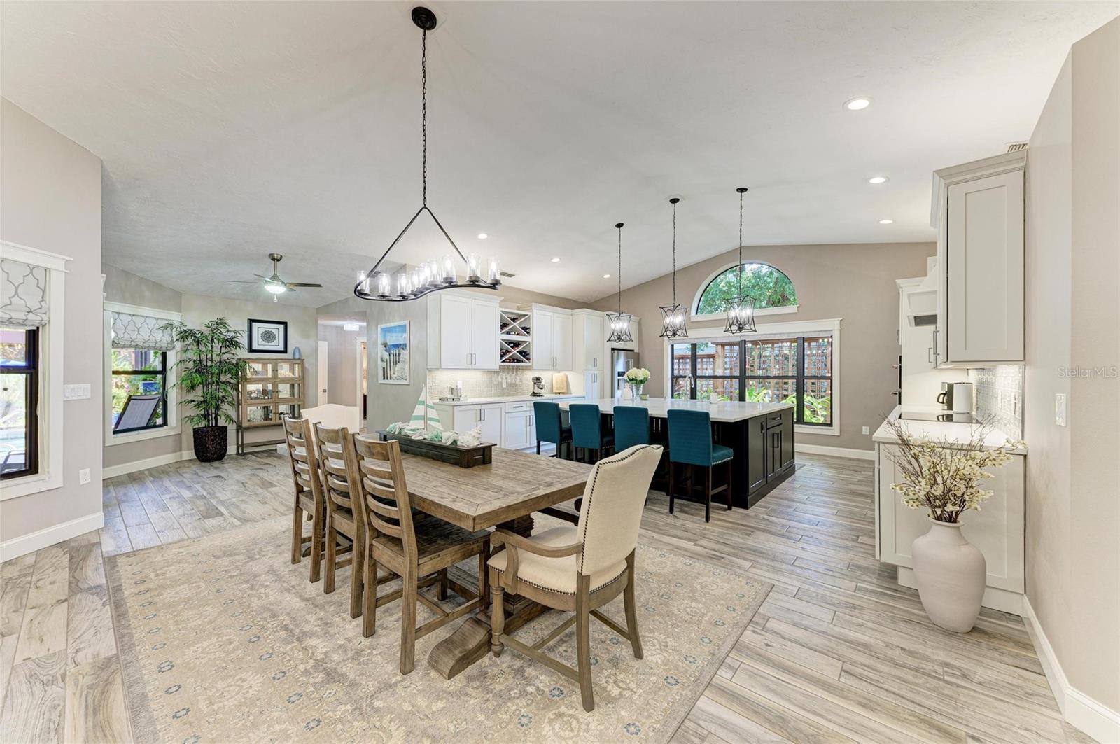 Image 15 of 69 For 8416 Palm Lakes Court