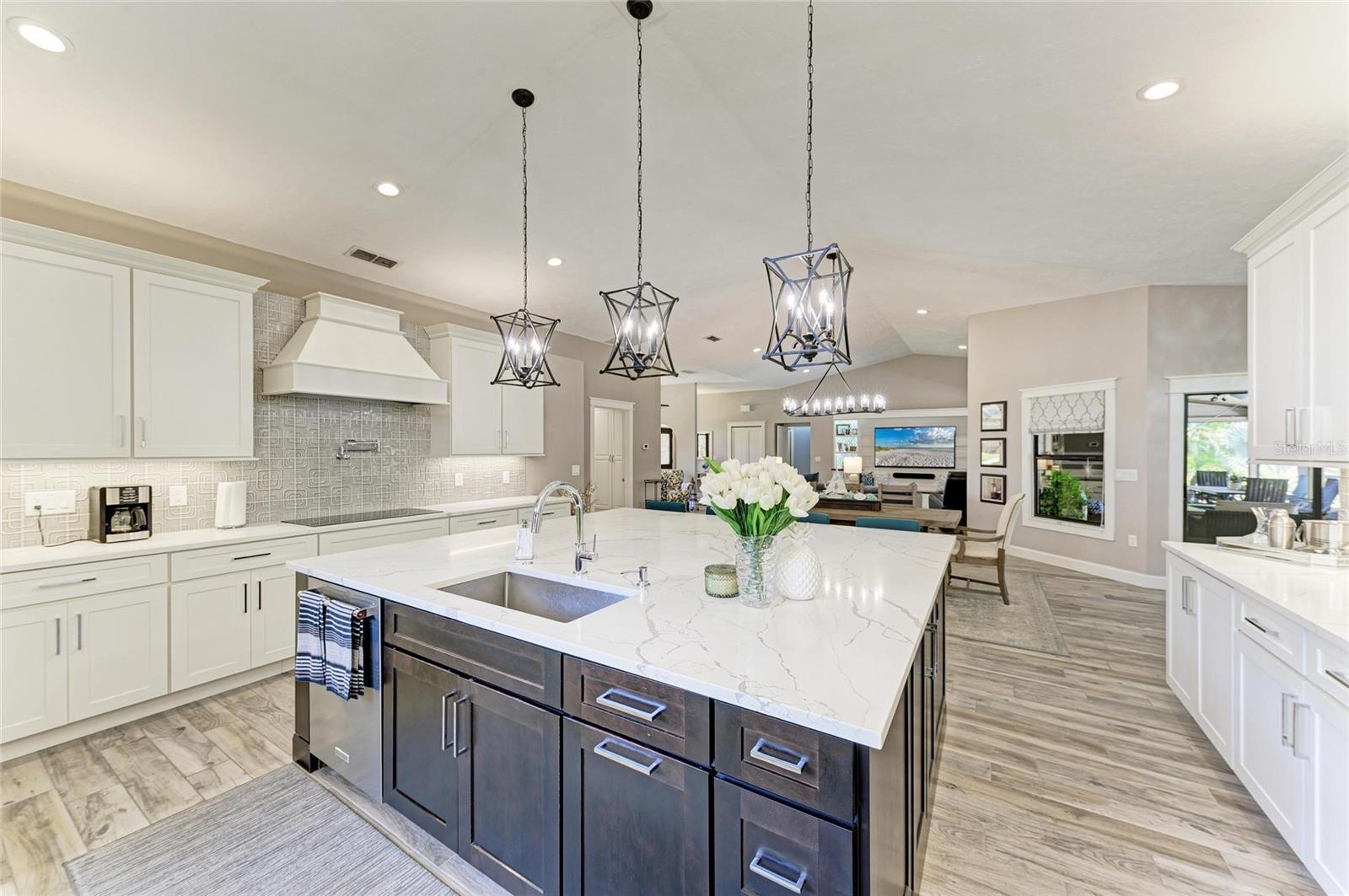 Image 28 of 69 For 8416 Palm Lakes Court