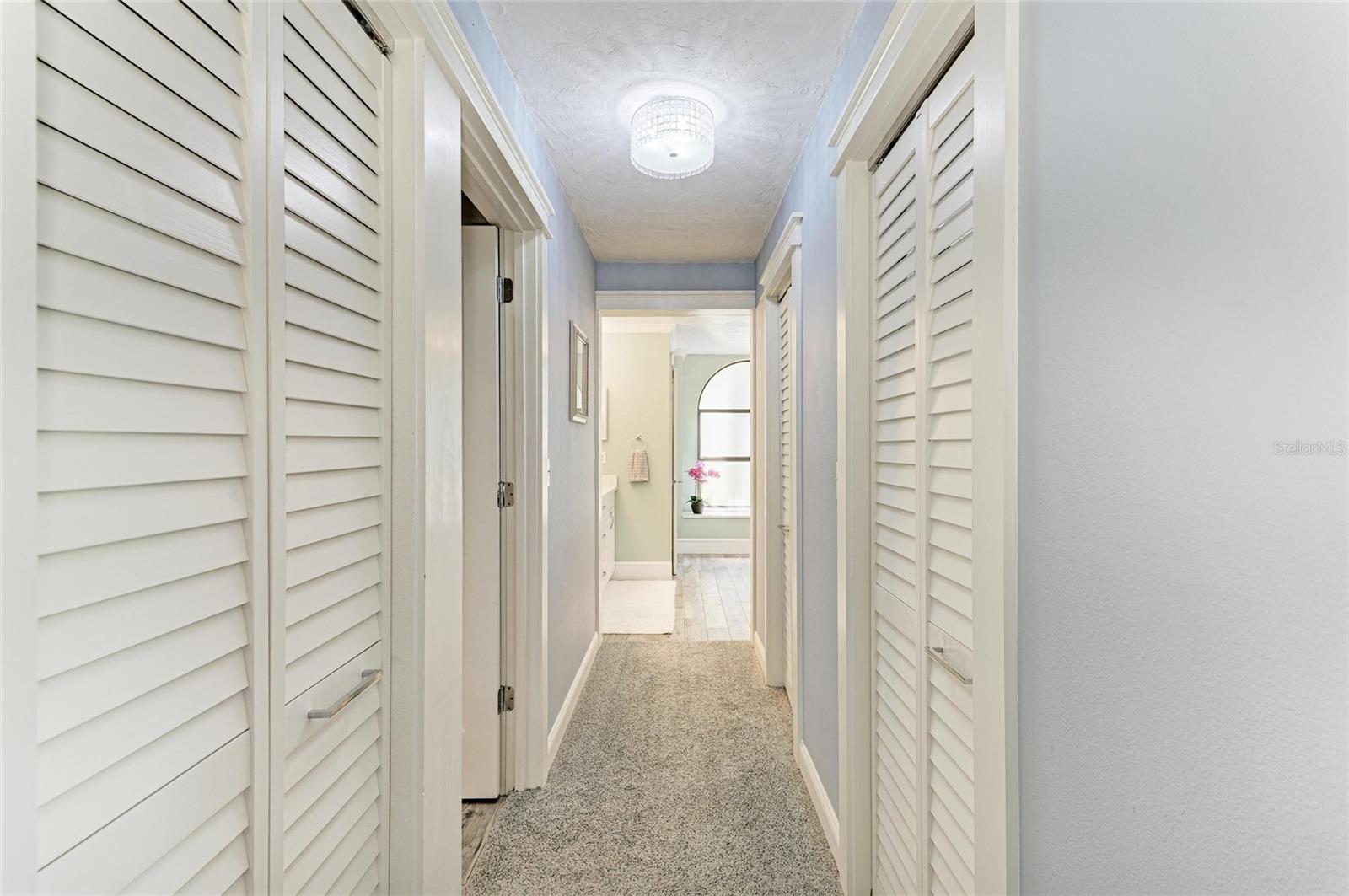 Image 33 of 69 For 8416 Palm Lakes Court