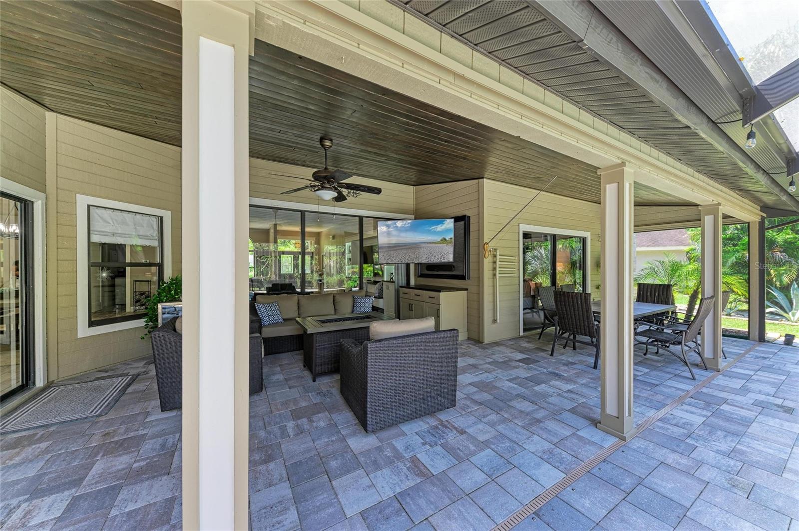 Image 52 of 69 For 8416 Palm Lakes Court
