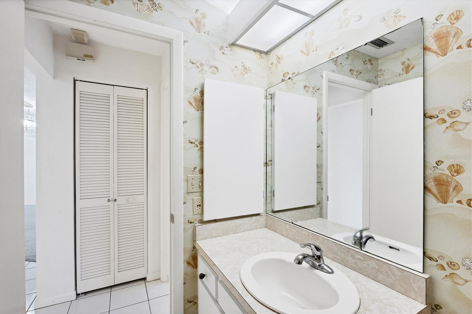 Image 32 of 48 For 3909 Center Gate Circle 5