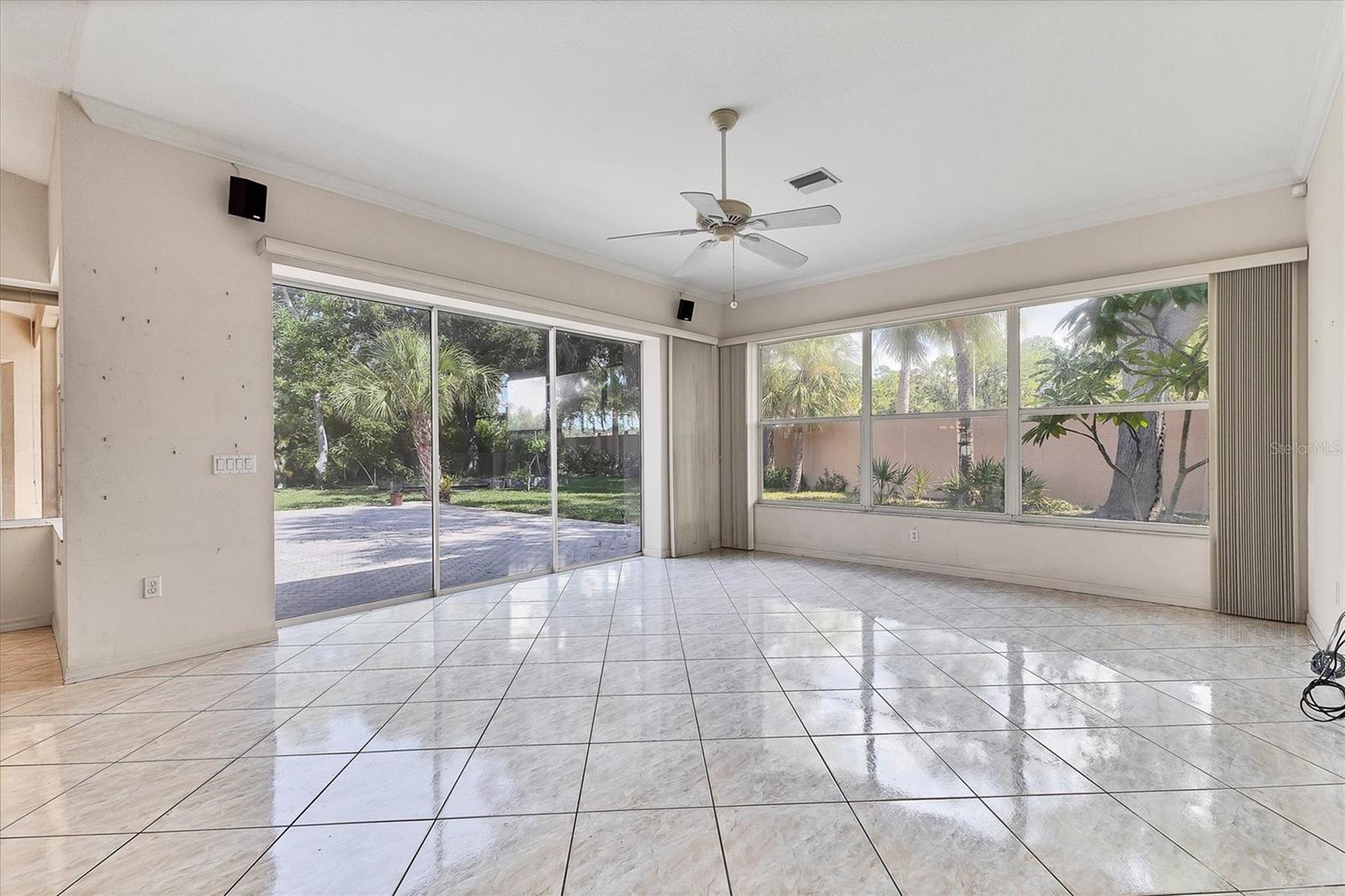 Image 11 of 37 For 4852 Jacaranda Heights Drive