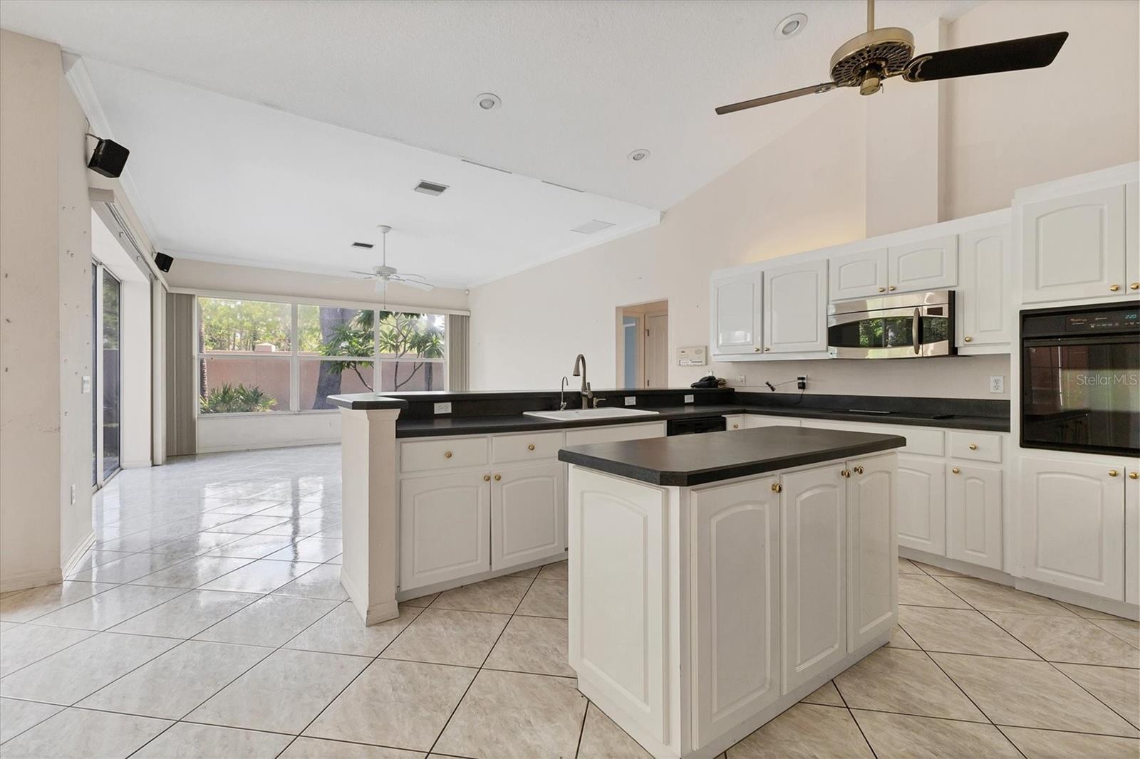 Image 15 of 37 For 4852 Jacaranda Heights Drive
