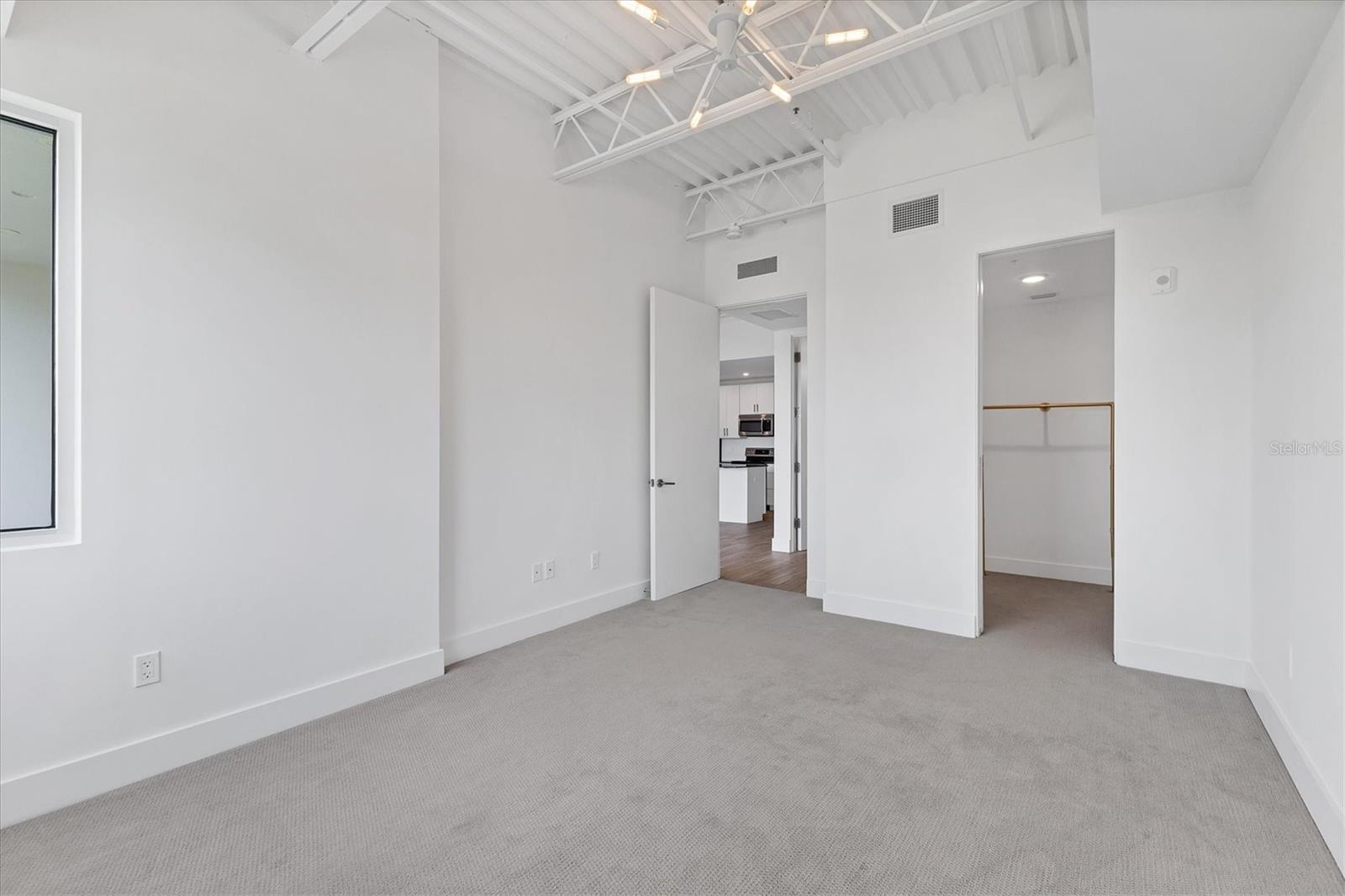 Image 14 of 27 For 332 Cocoanut Avenue 507