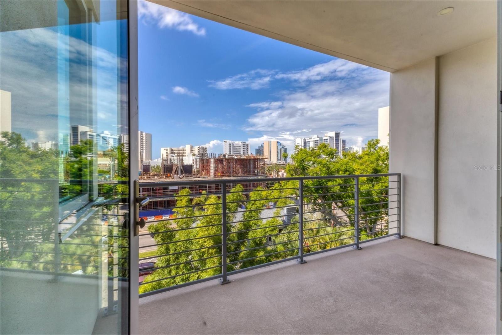 Image 21 of 27 For 332 Cocoanut Avenue 507