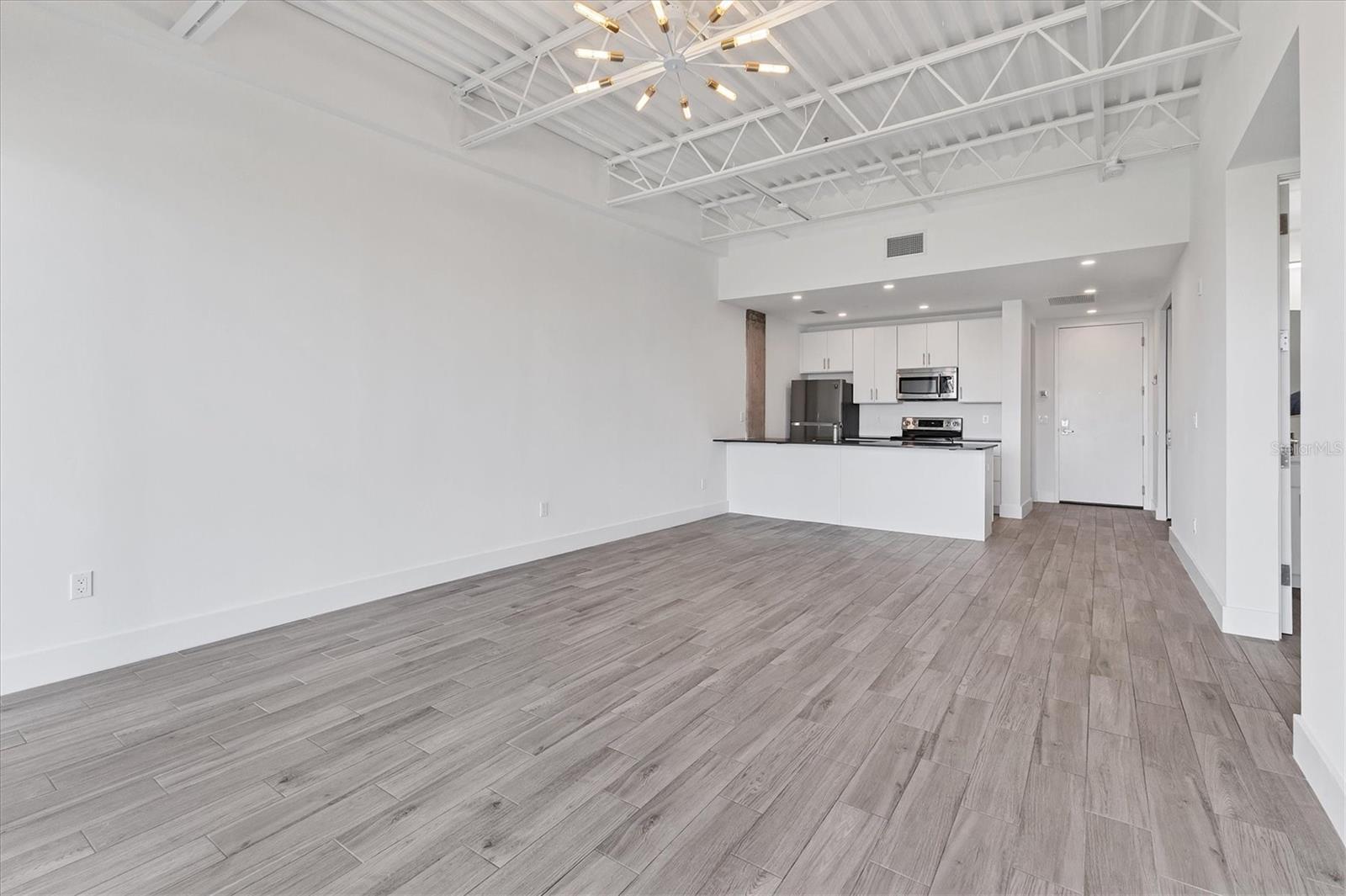 Image 7 of 27 For 332 Cocoanut Avenue 507