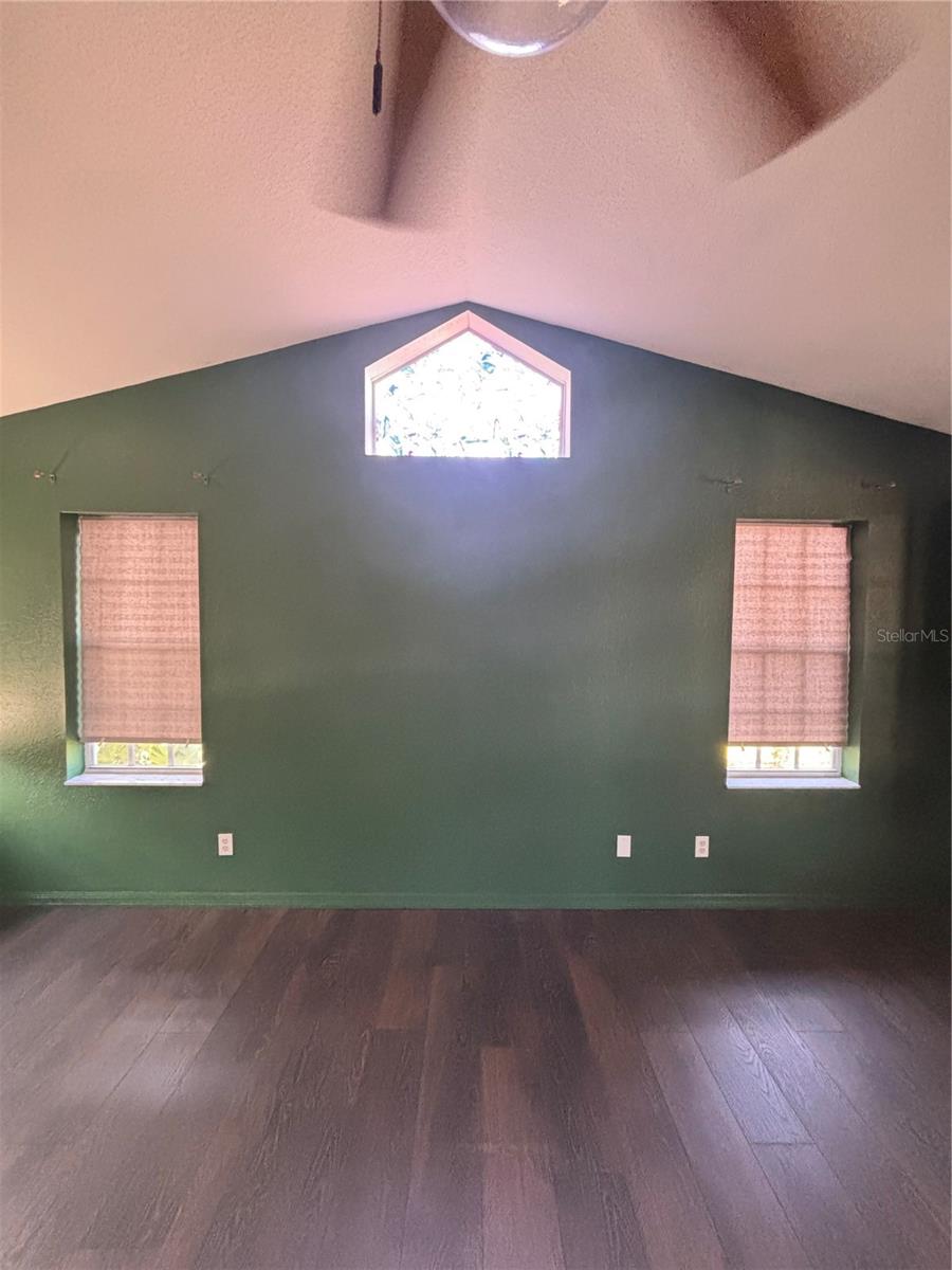 Image 8 of 32 For 4964 44th Avenue N