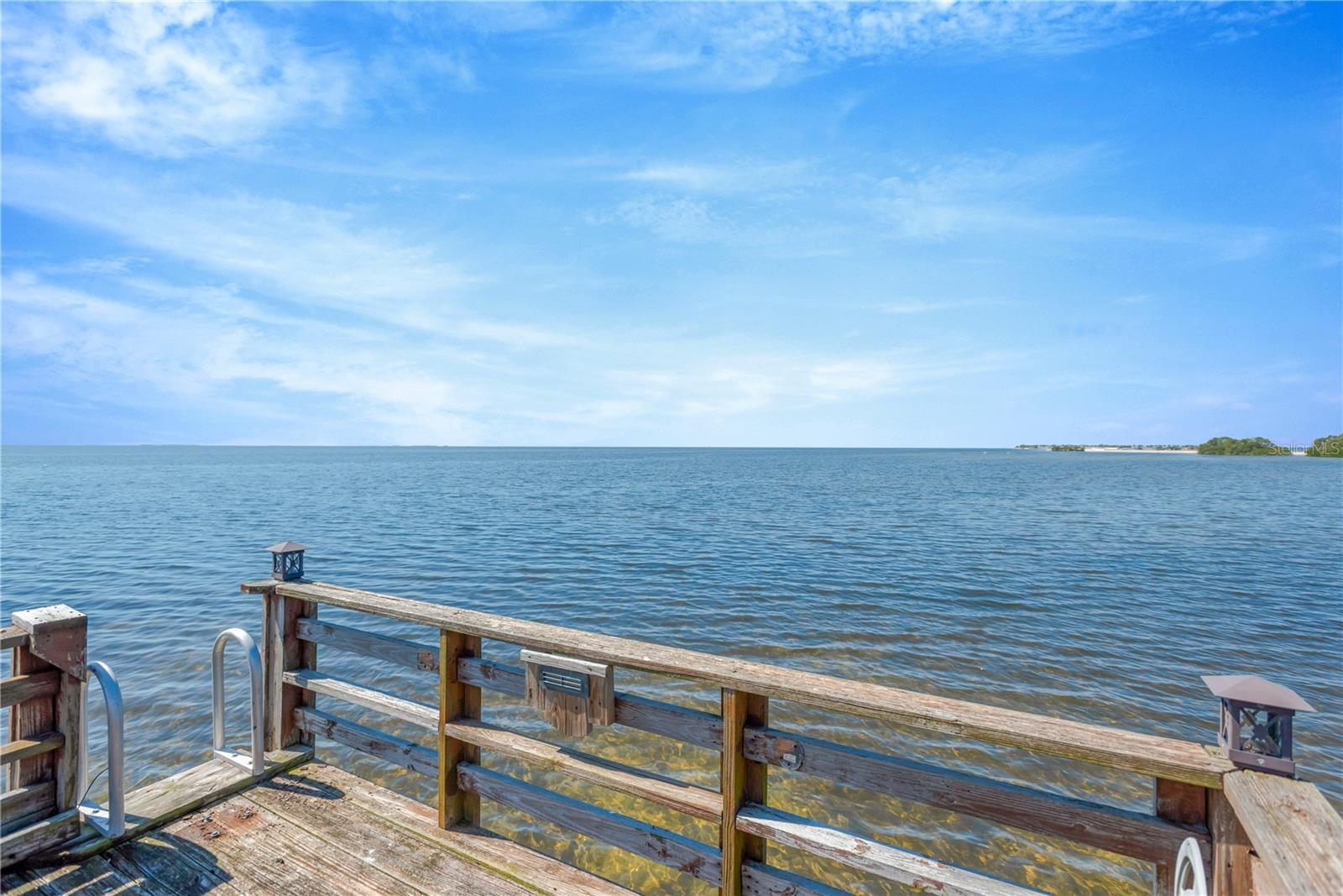 Listing photo id 8 for 511 Seaview Drive