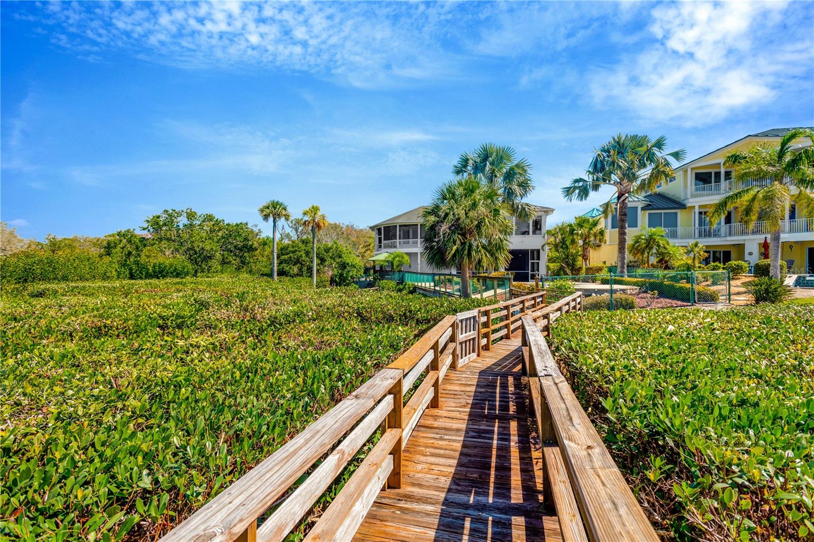 Listing photo id 10 for 511 Seaview Drive