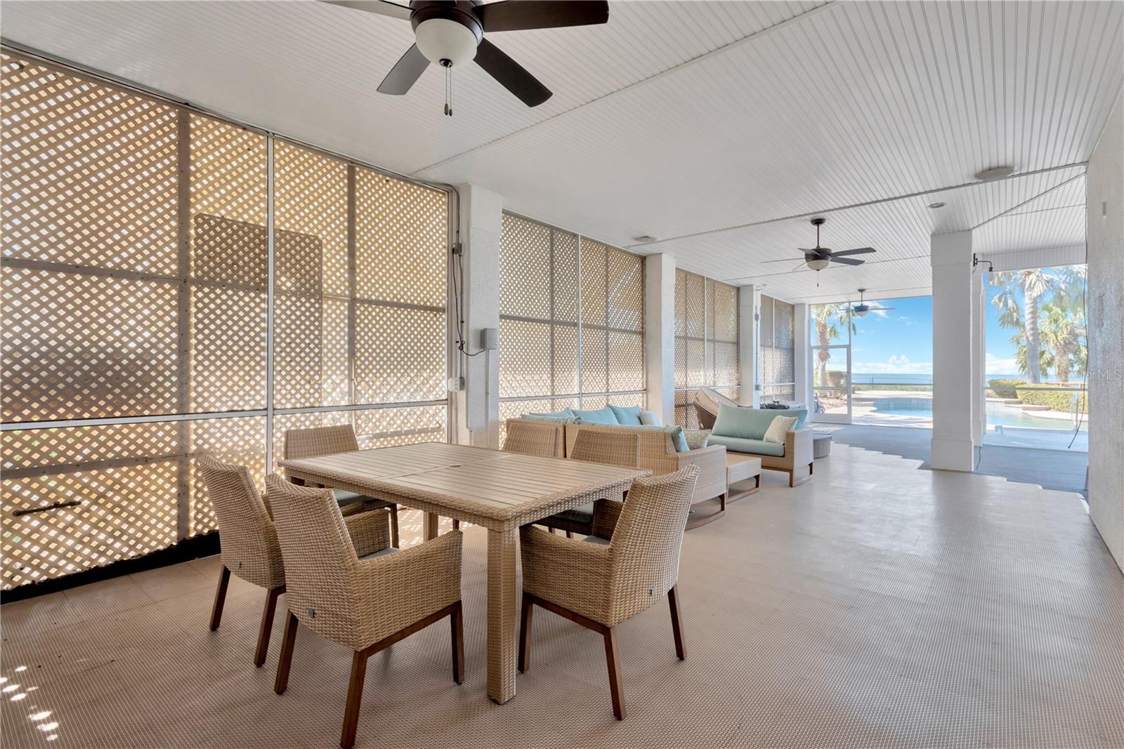 Listing photo id 14 for 511 Seaview Drive