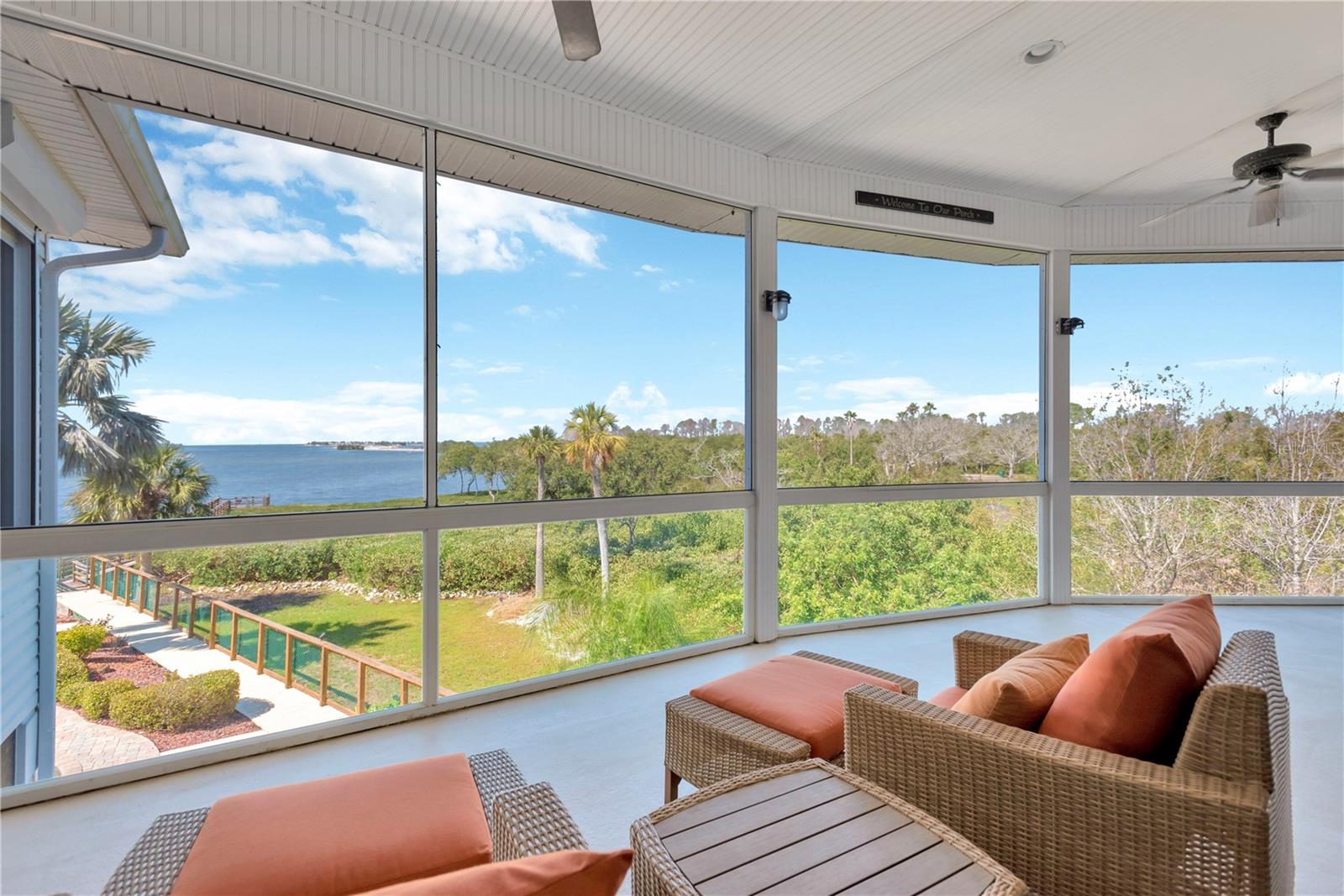 Listing photo id 16 for 511 Seaview Drive