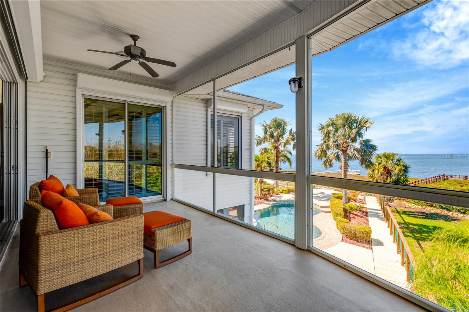 Listing photo id 17 for 511 Seaview Drive
