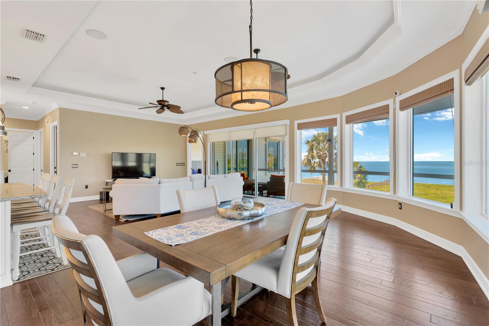 Listing photo id 27 for 511 Seaview Drive