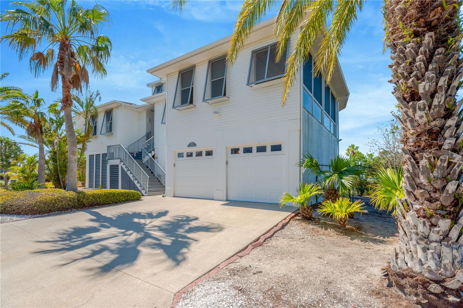 Listing photo id 1 for 511 Seaview Drive
