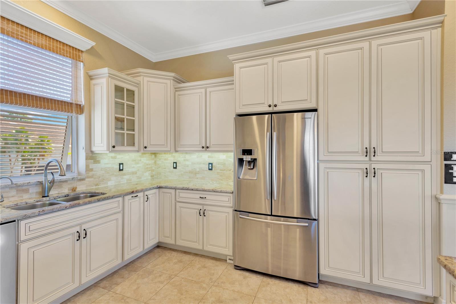 Listing photo id 34 for 511 Seaview Drive
