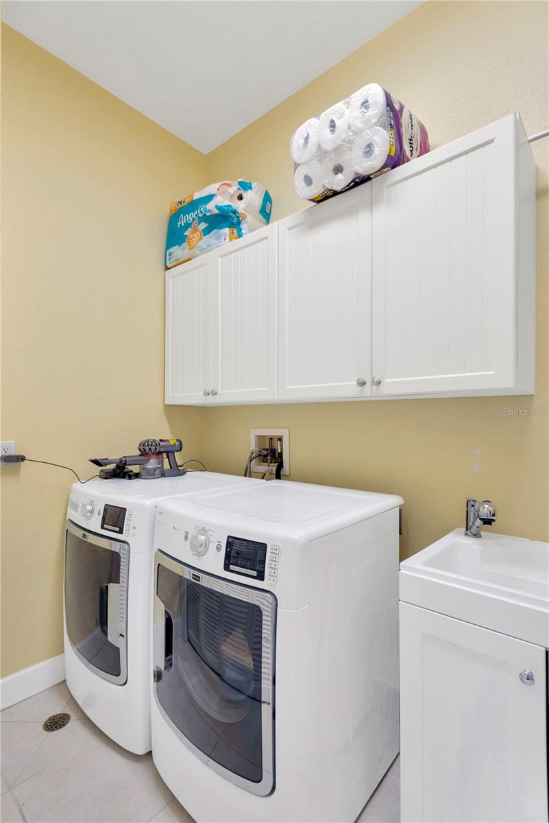 Listing photo id 35 for 511 Seaview Drive