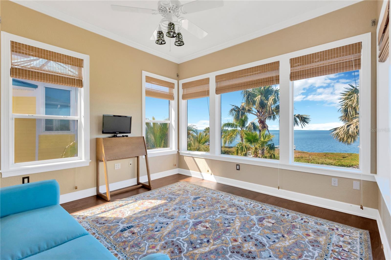 Listing photo id 39 for 511 Seaview Drive