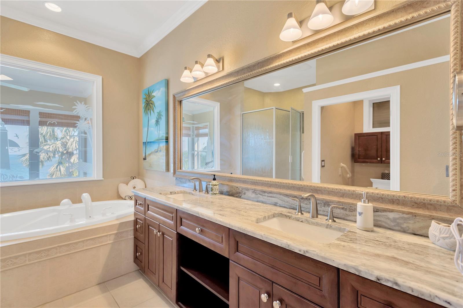 Listing photo id 41 for 511 Seaview Drive