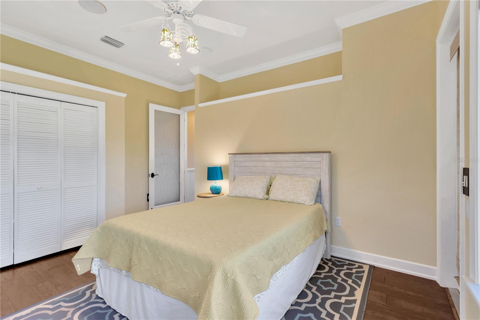 Listing photo id 44 for 511 Seaview Drive