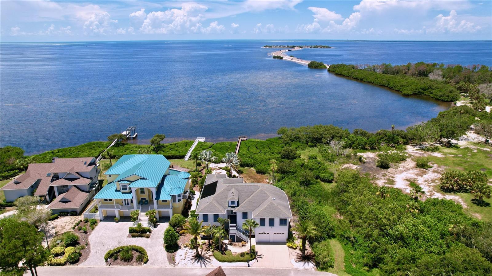 Listing photo id 71 for 511 Seaview Drive