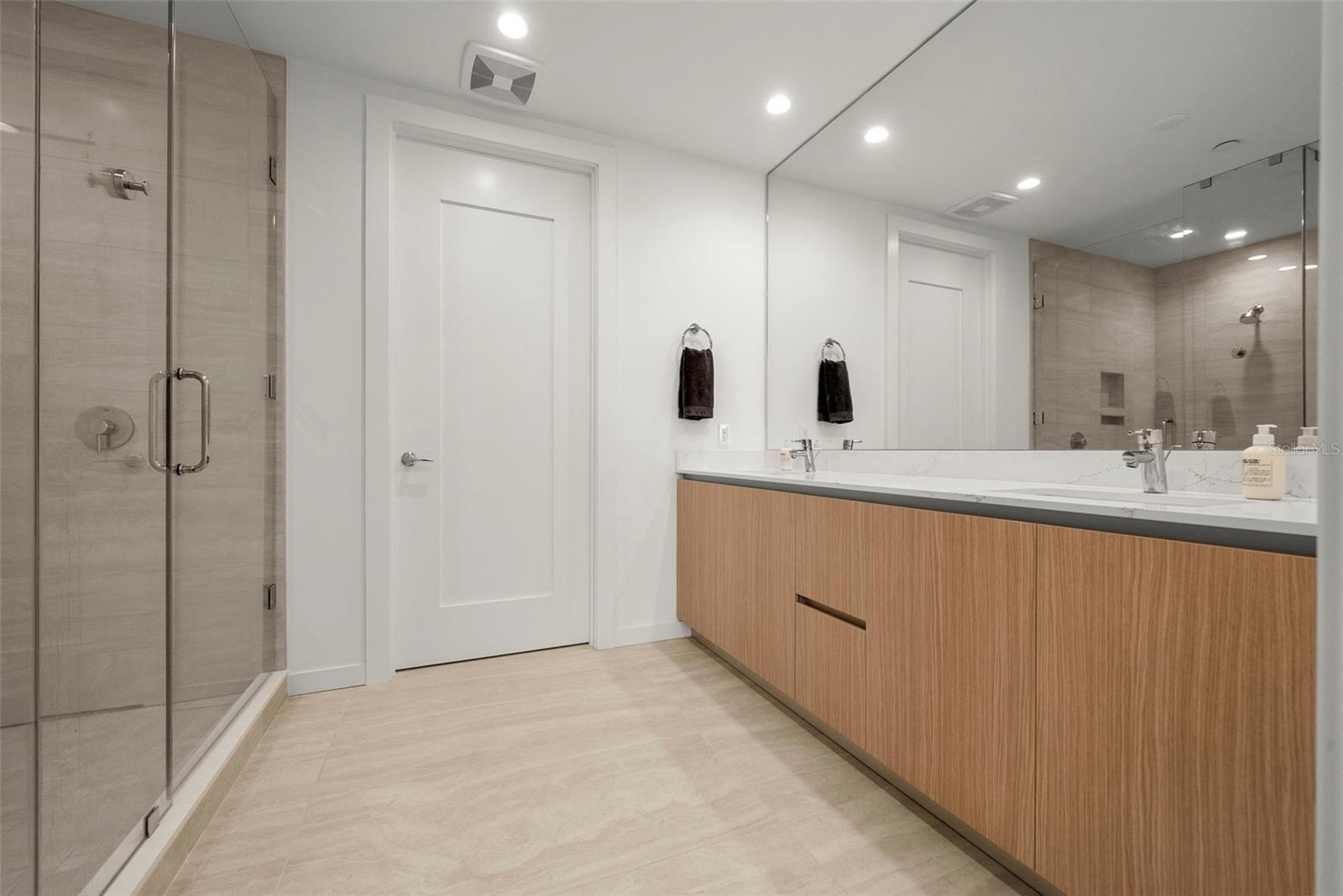 Image 34 of 91 For 301 Quay Commons  1008