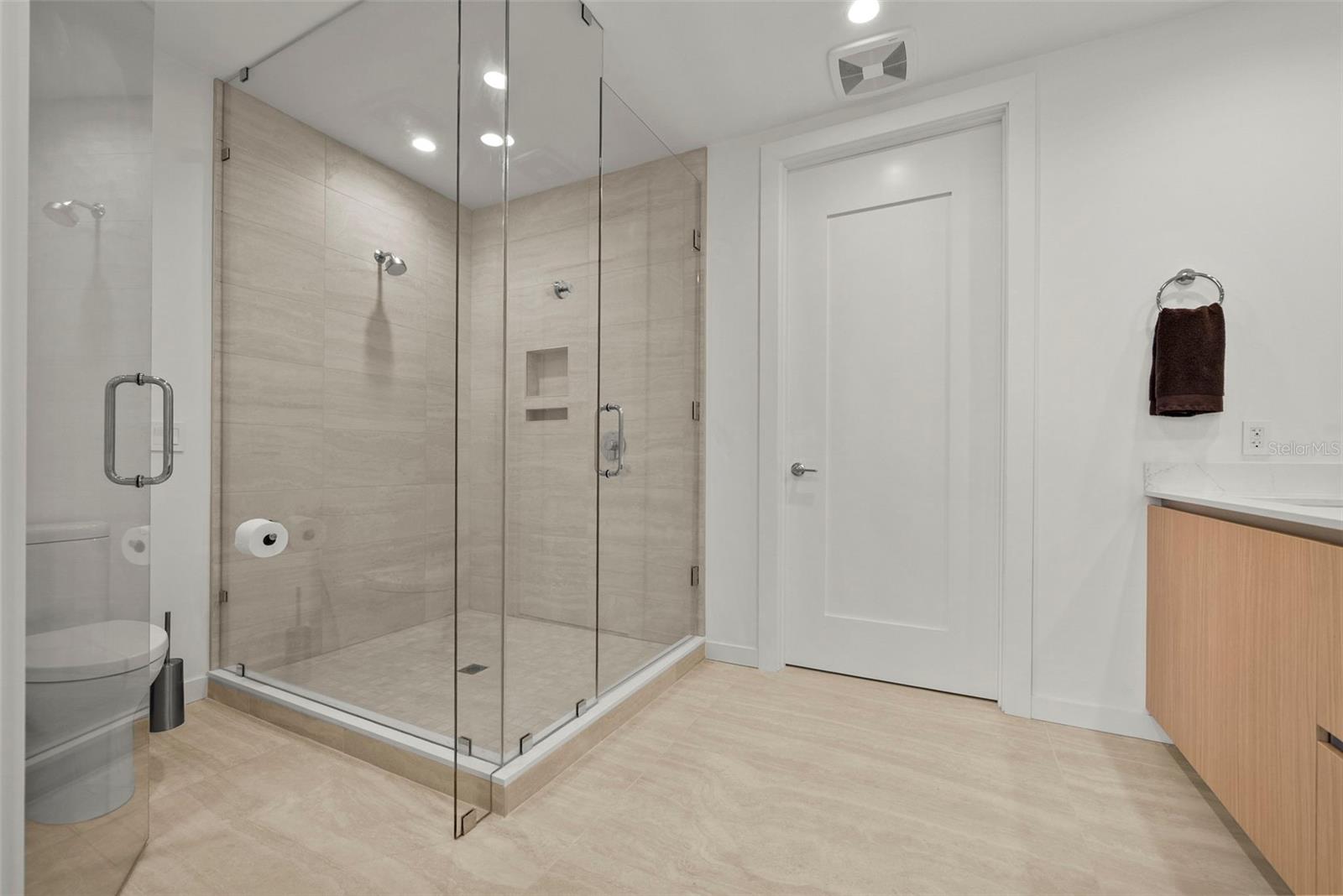 Image 38 of 91 For 301 Quay Commons  1008