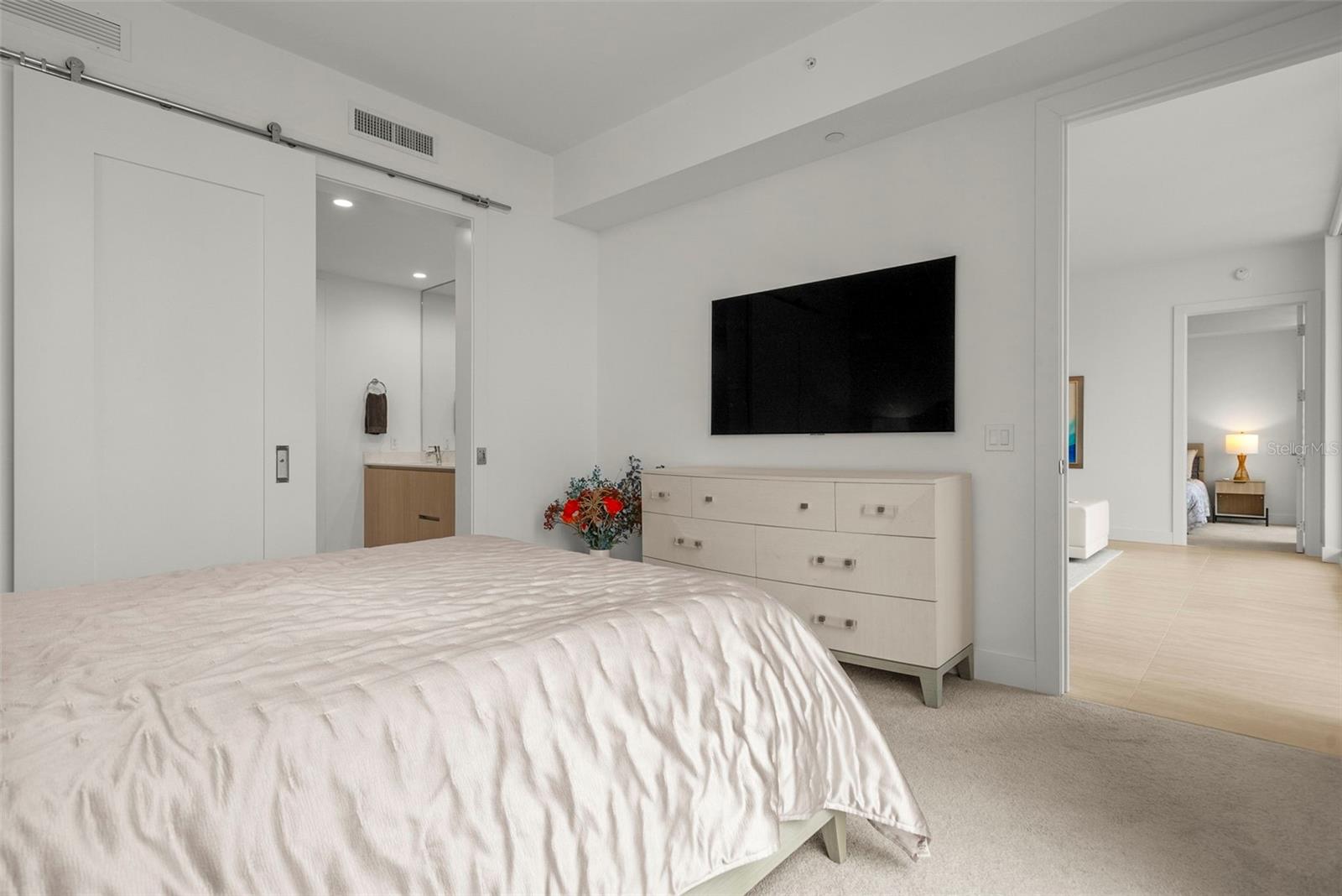 Image 42 of 91 For 301 Quay Commons  1008