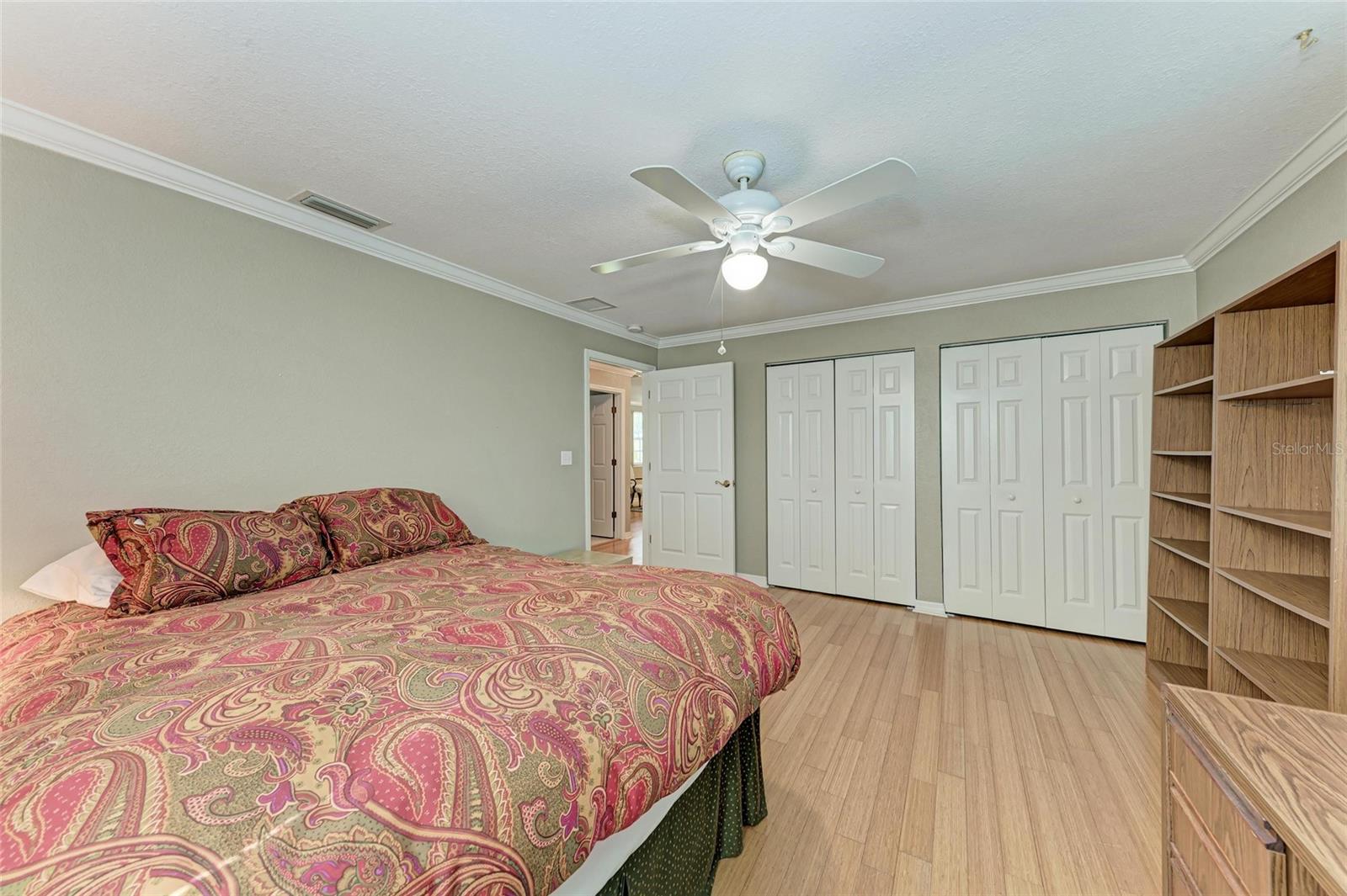 Image 36 of 100 For 514 Howard Court