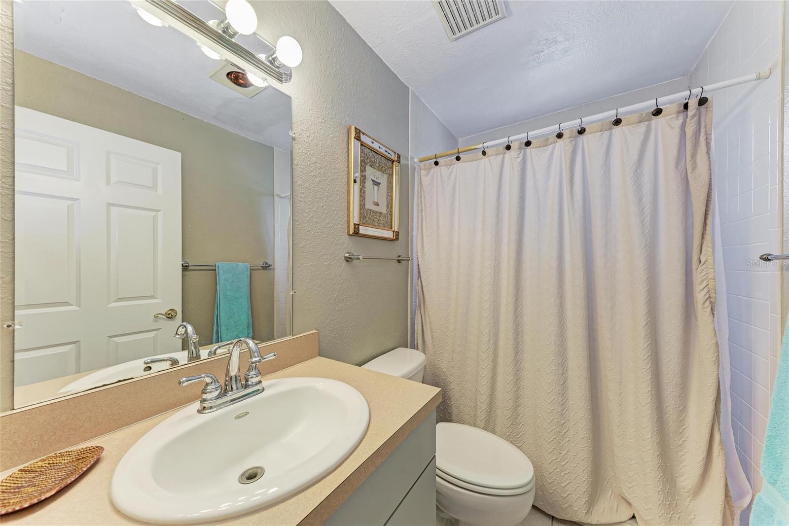Image 37 of 100 For 514 Howard Court