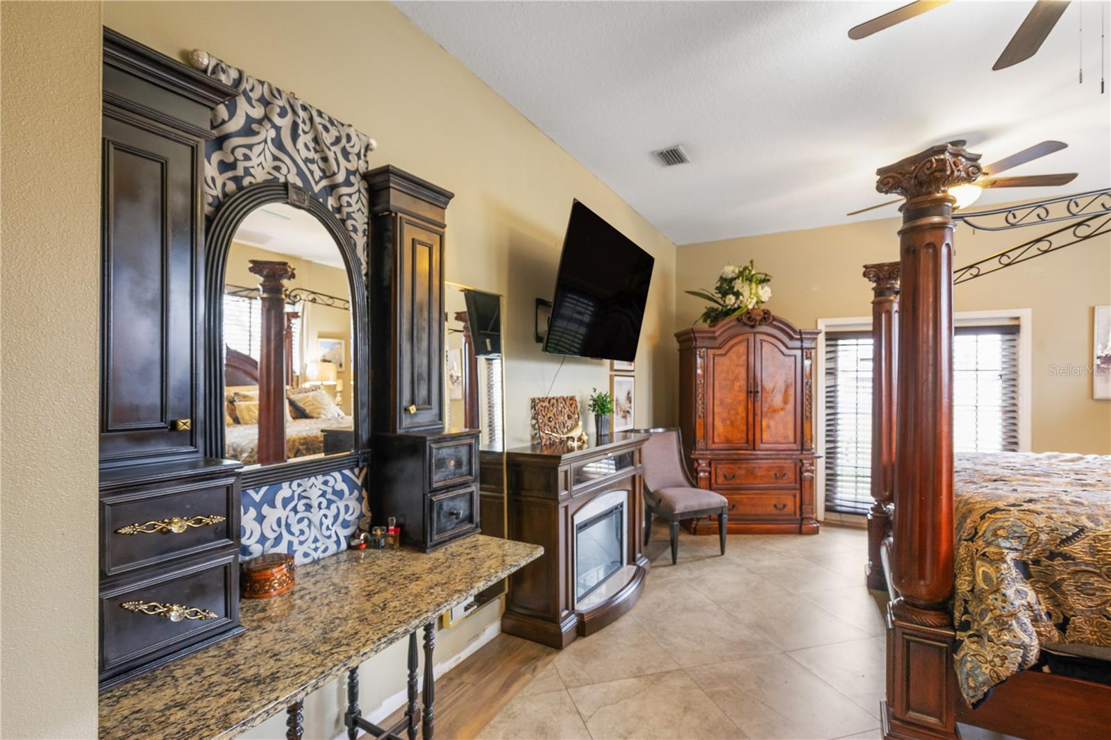 Image 18 of 47 For 2408 51st Boulevard E