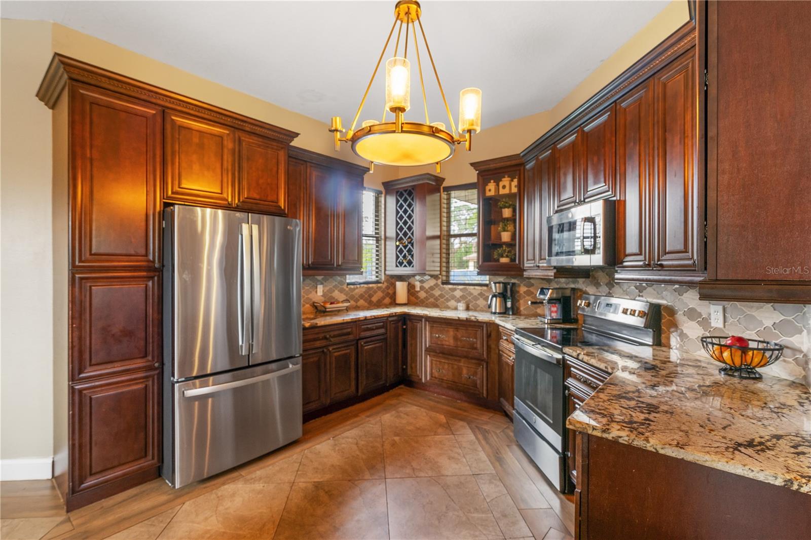 Image 21 of 47 For 2408 51st Boulevard E
