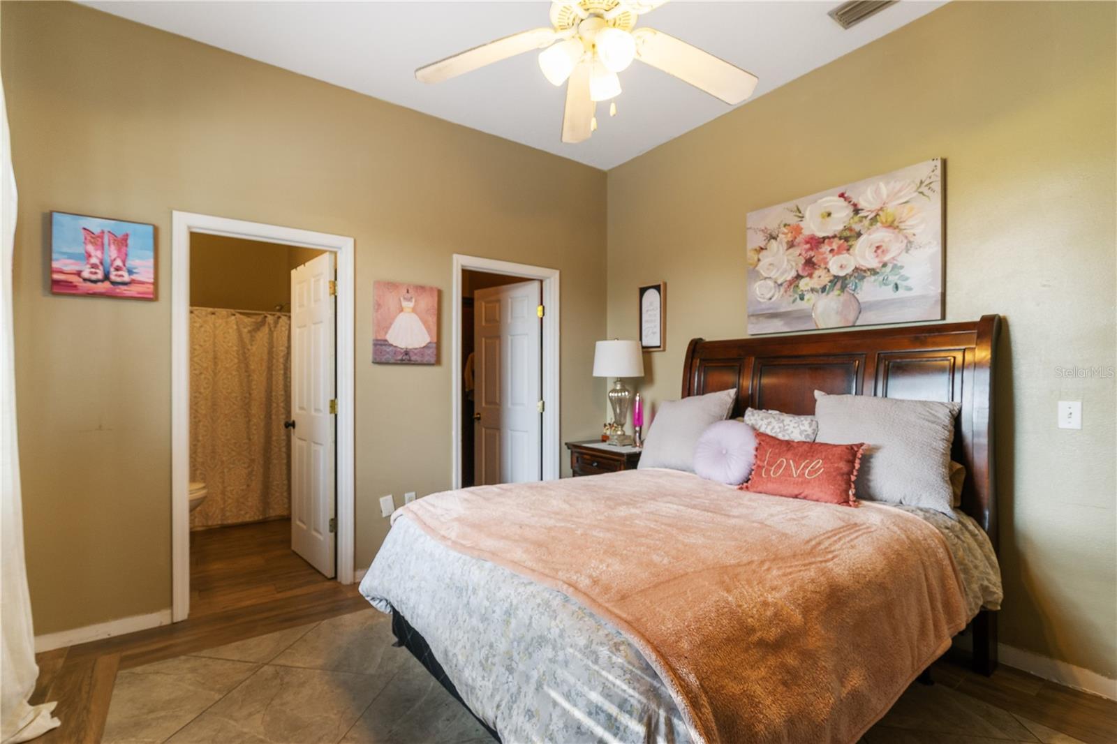 Image 32 of 47 For 2408 51st Boulevard E