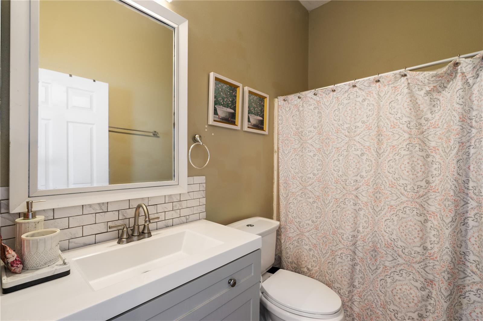 Image 33 of 47 For 2408 51st Boulevard E