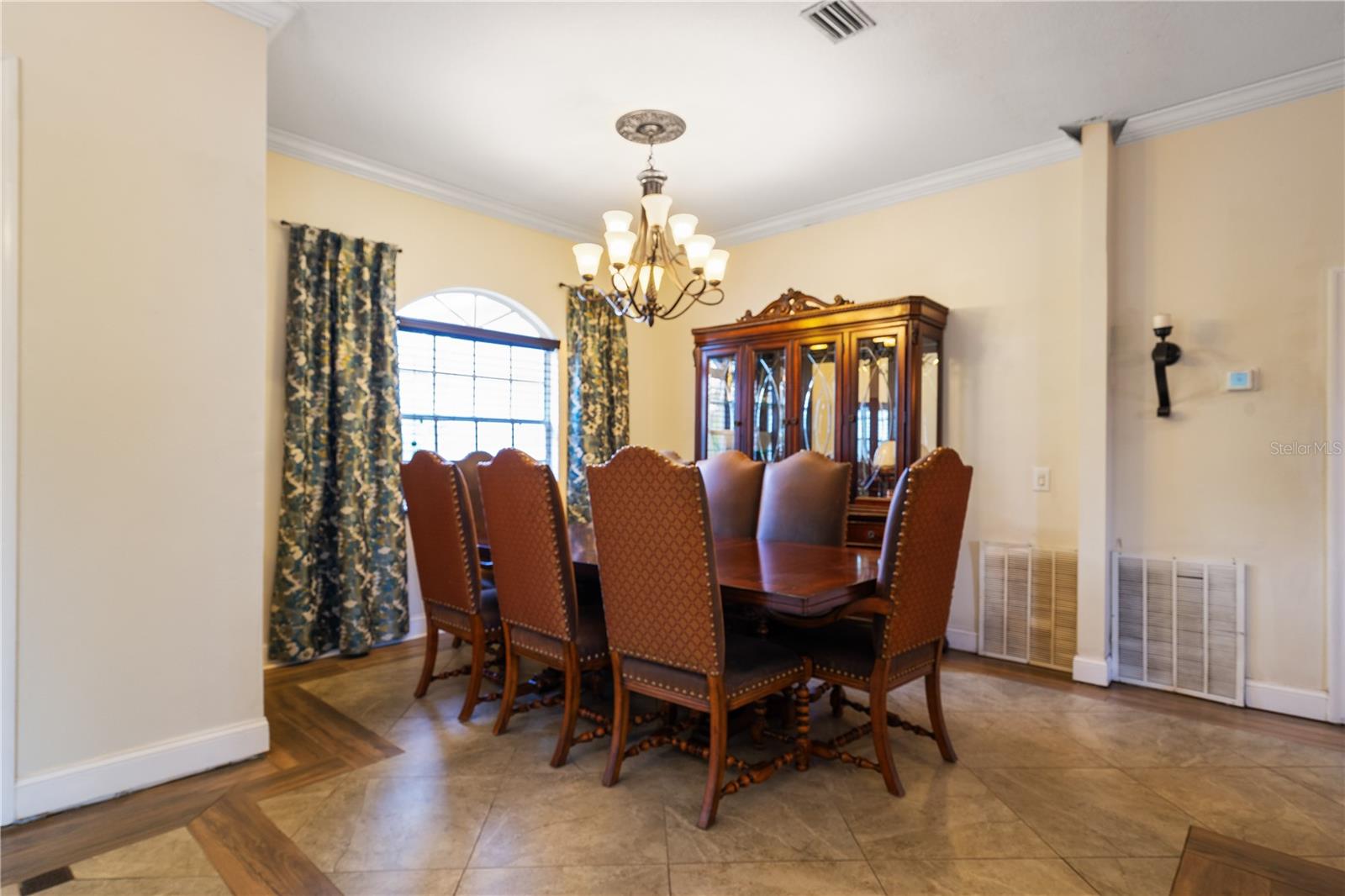 Image 5 of 47 For 2408 51st Boulevard E
