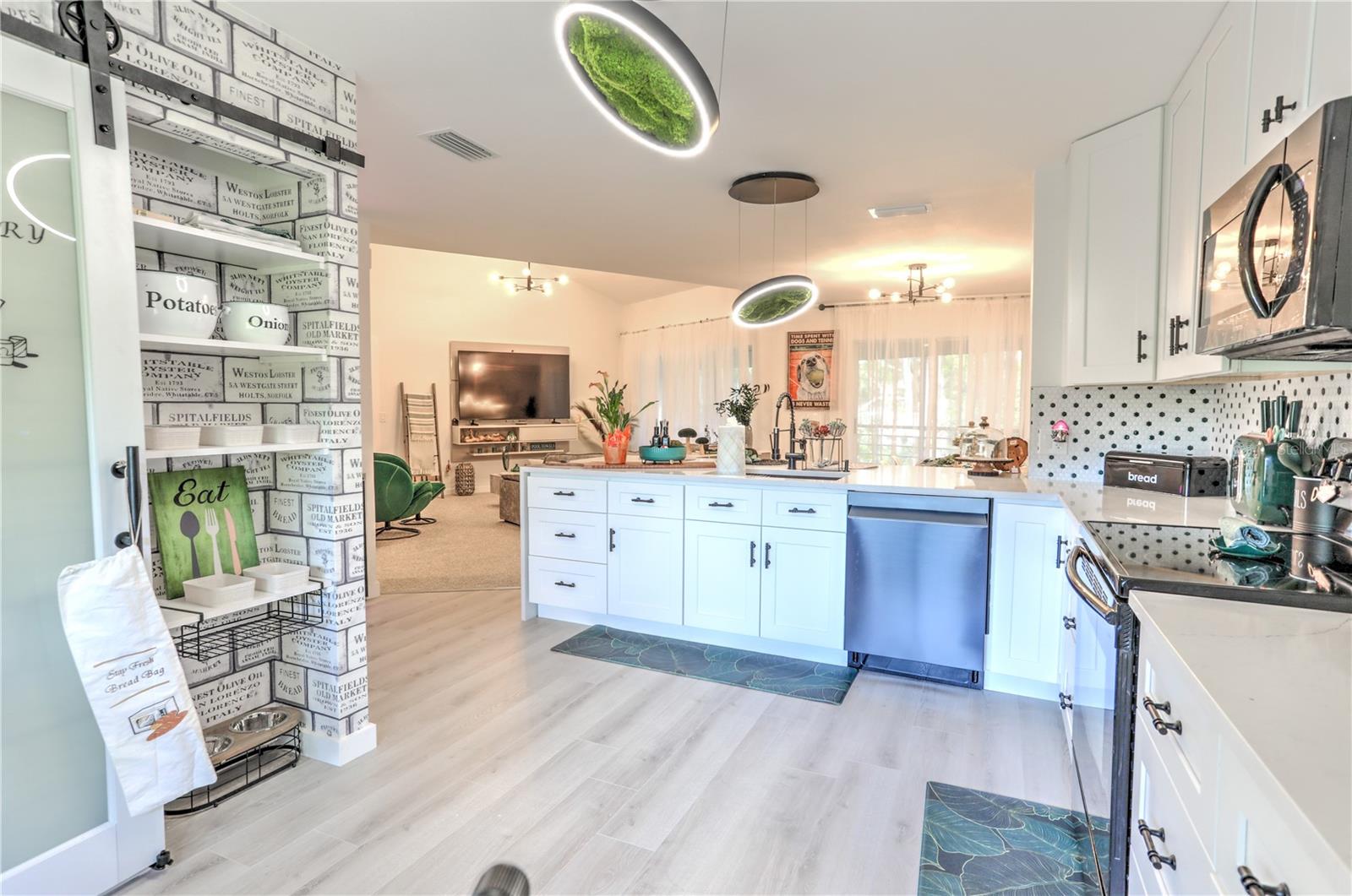 Image 9 of 76 For 6101 34th Street W 7c